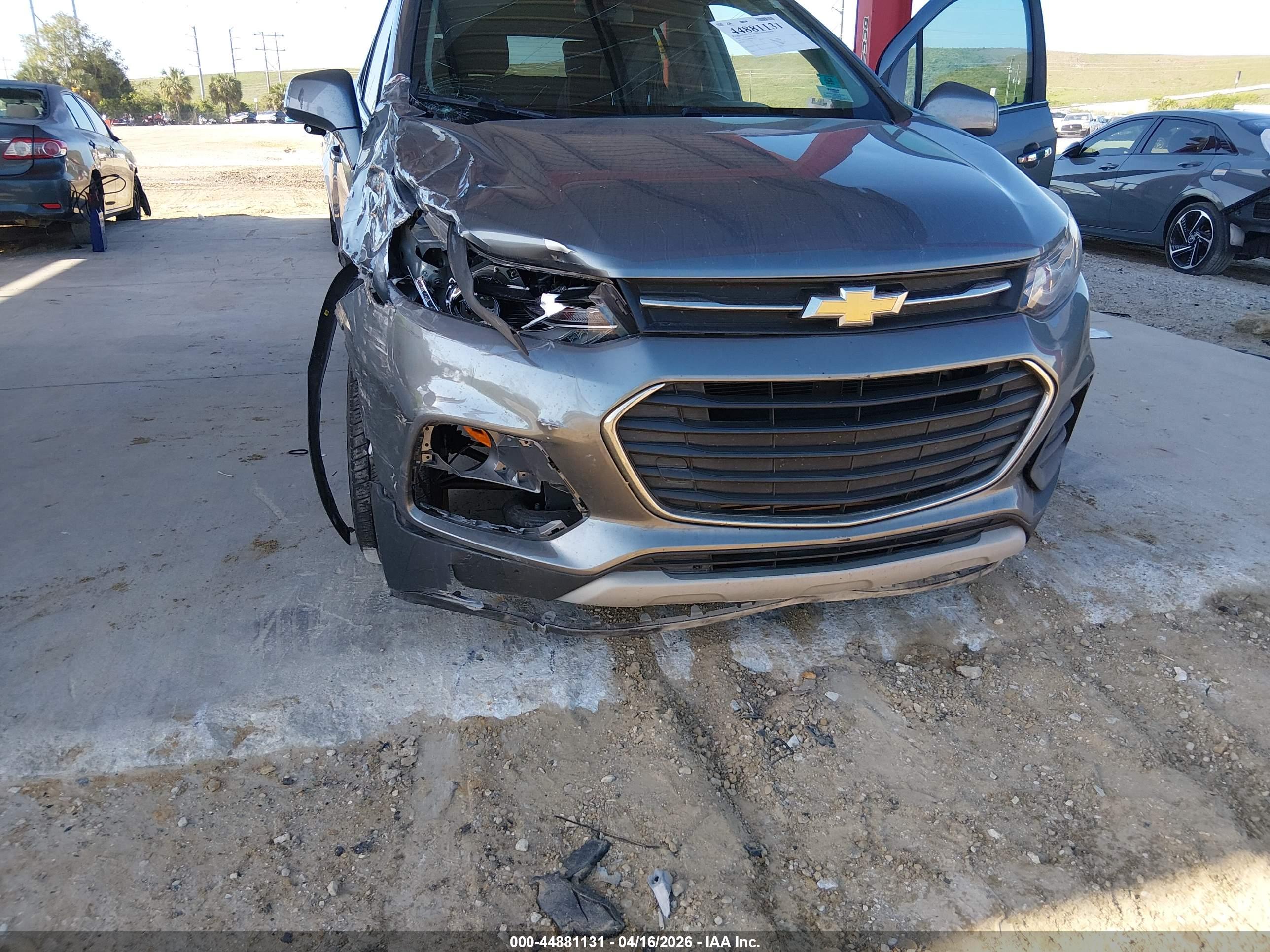 CHEVROLET TRAX image 6