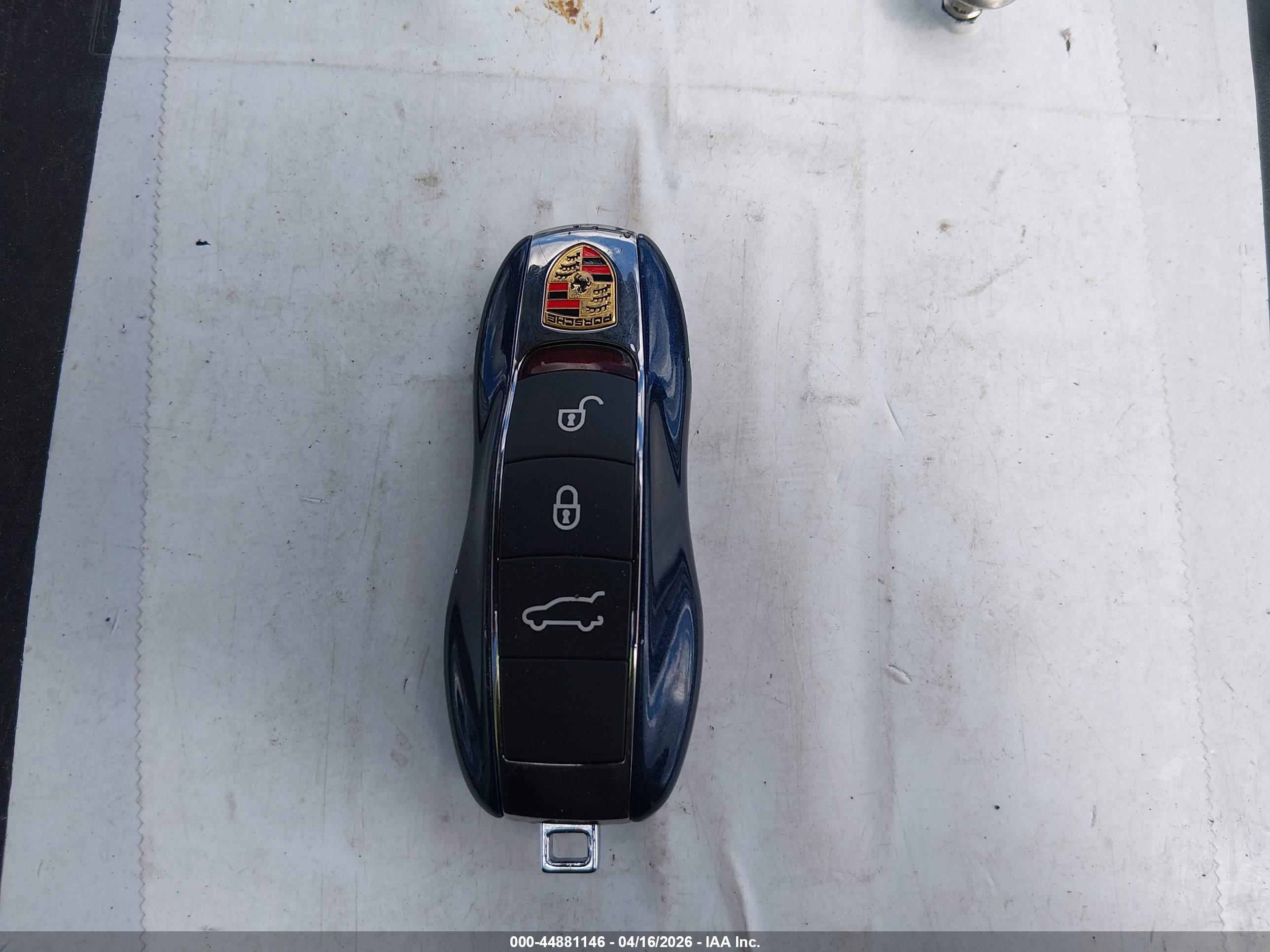 PORSCHE MACAN image 11