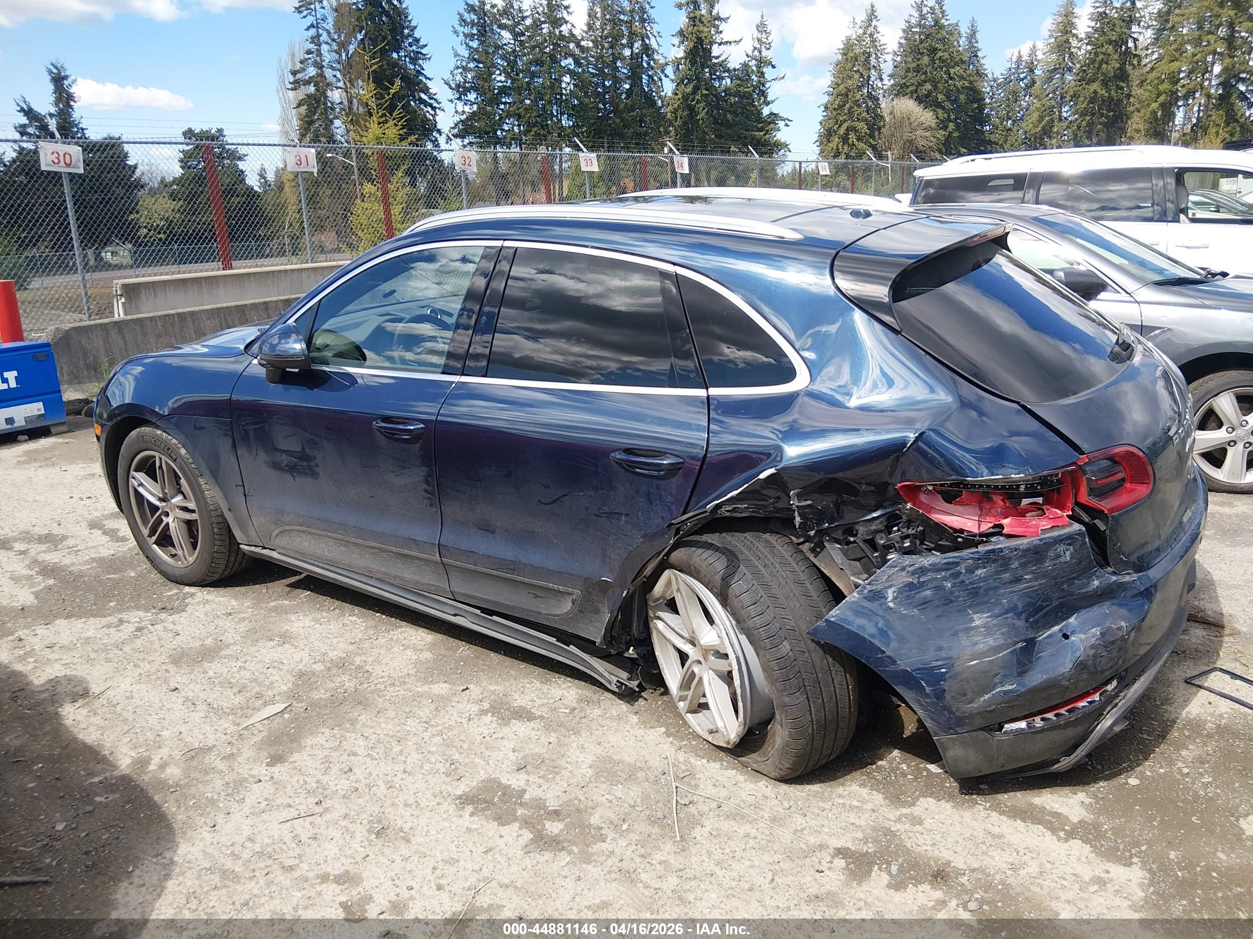 PORSCHE MACAN image 6