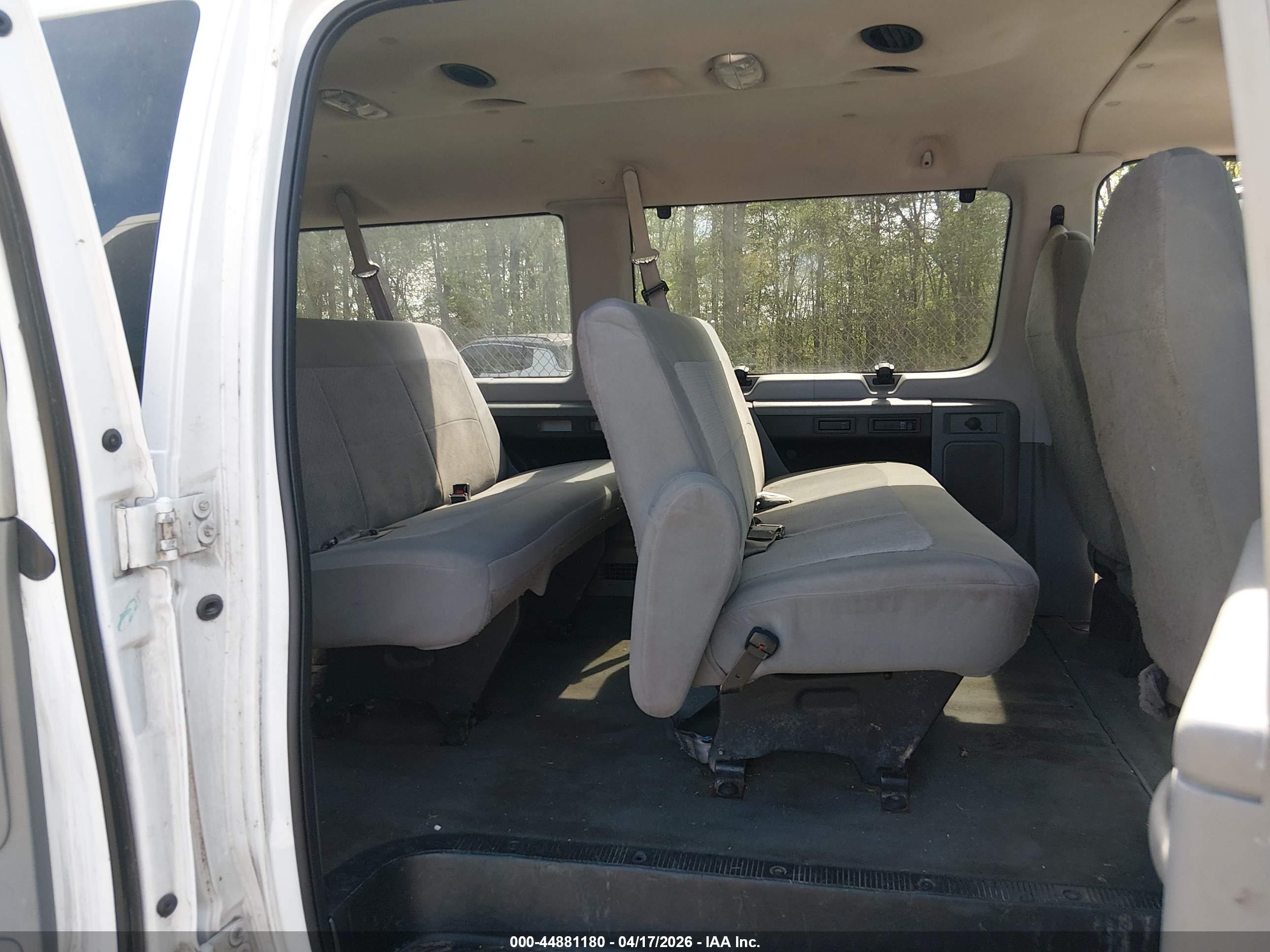 FORD E-350 image 8