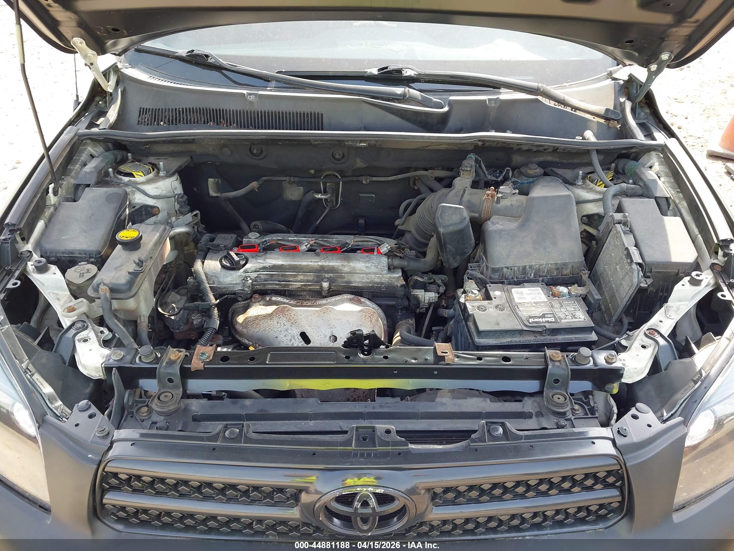 TOYOTA RAV4 image 10
