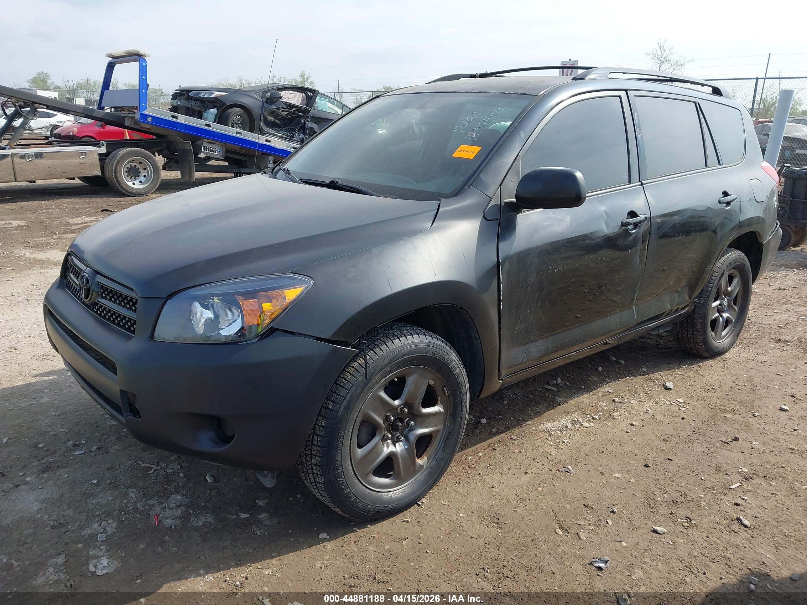 TOYOTA RAV4 image 2