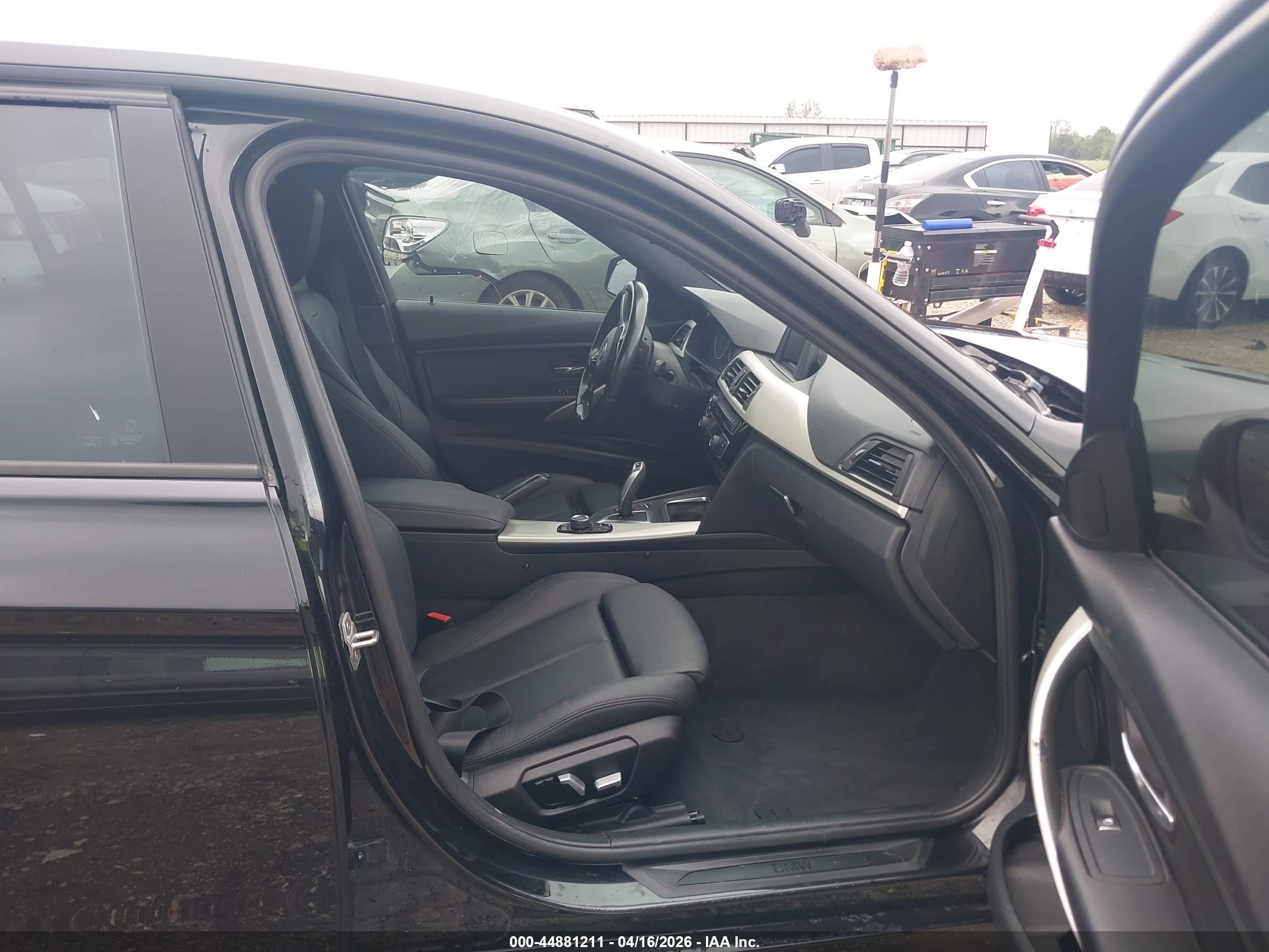 BMW 320I image 5
