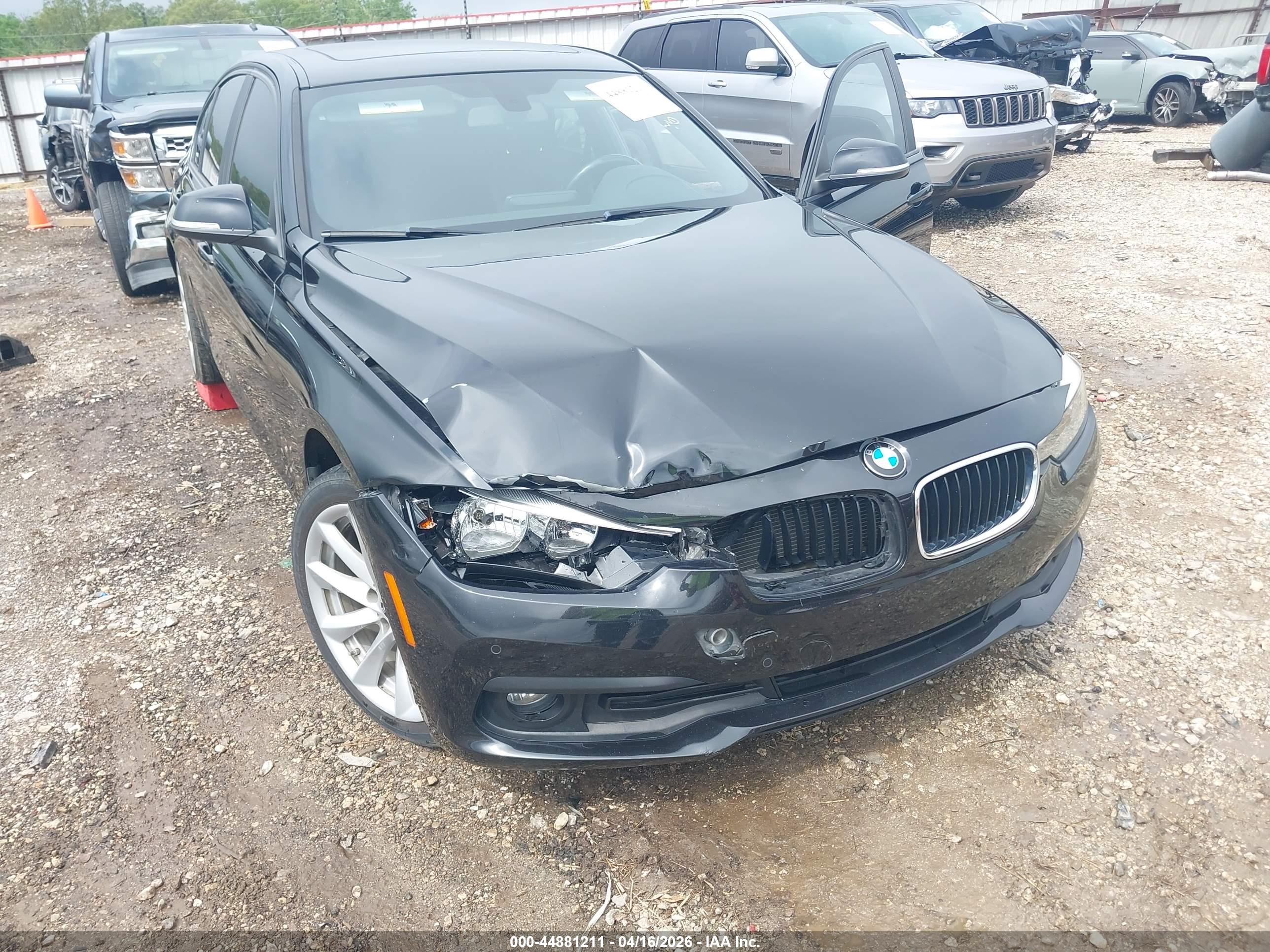 BMW 320I image 6