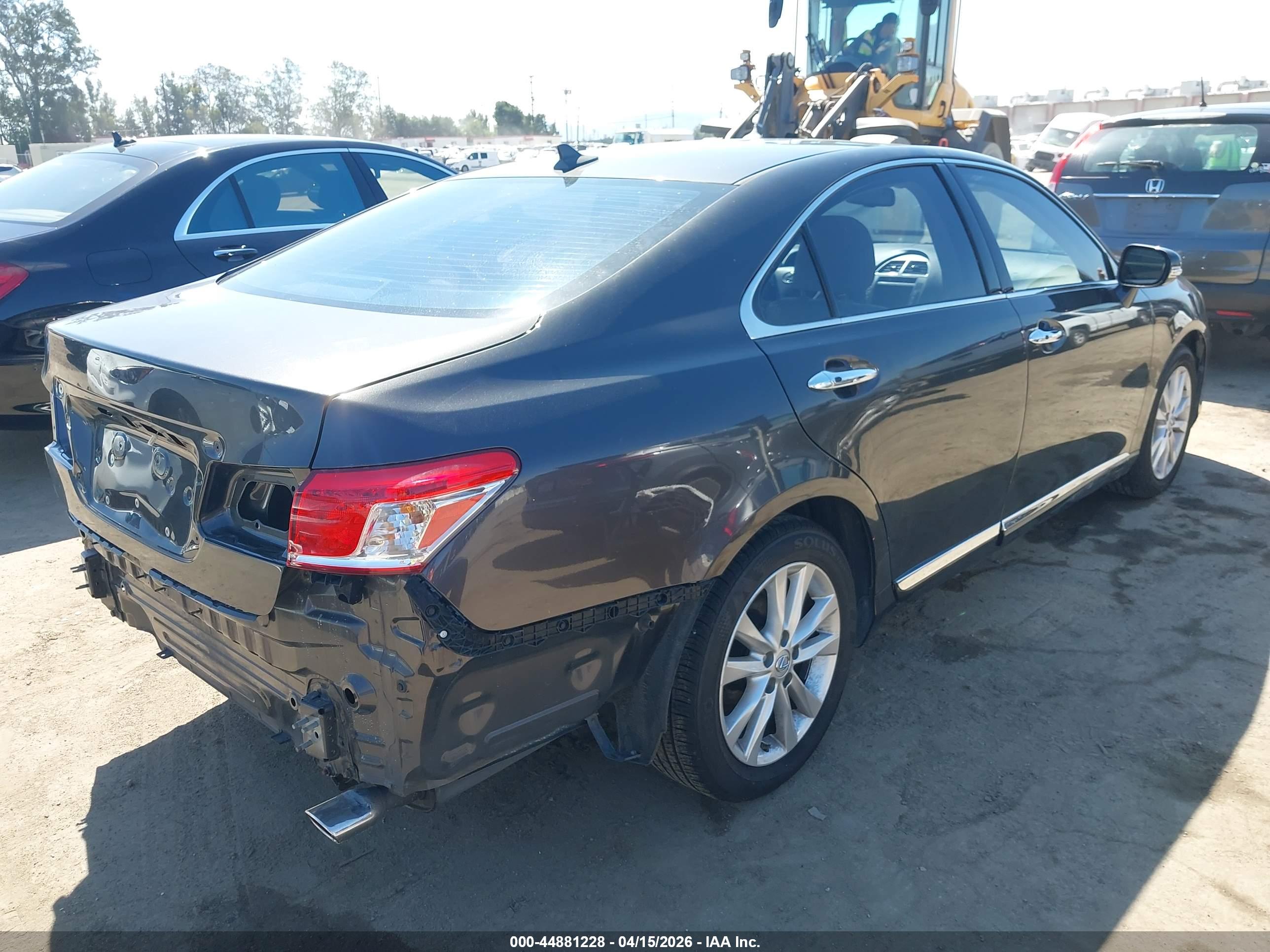 LEXUS ES image 4