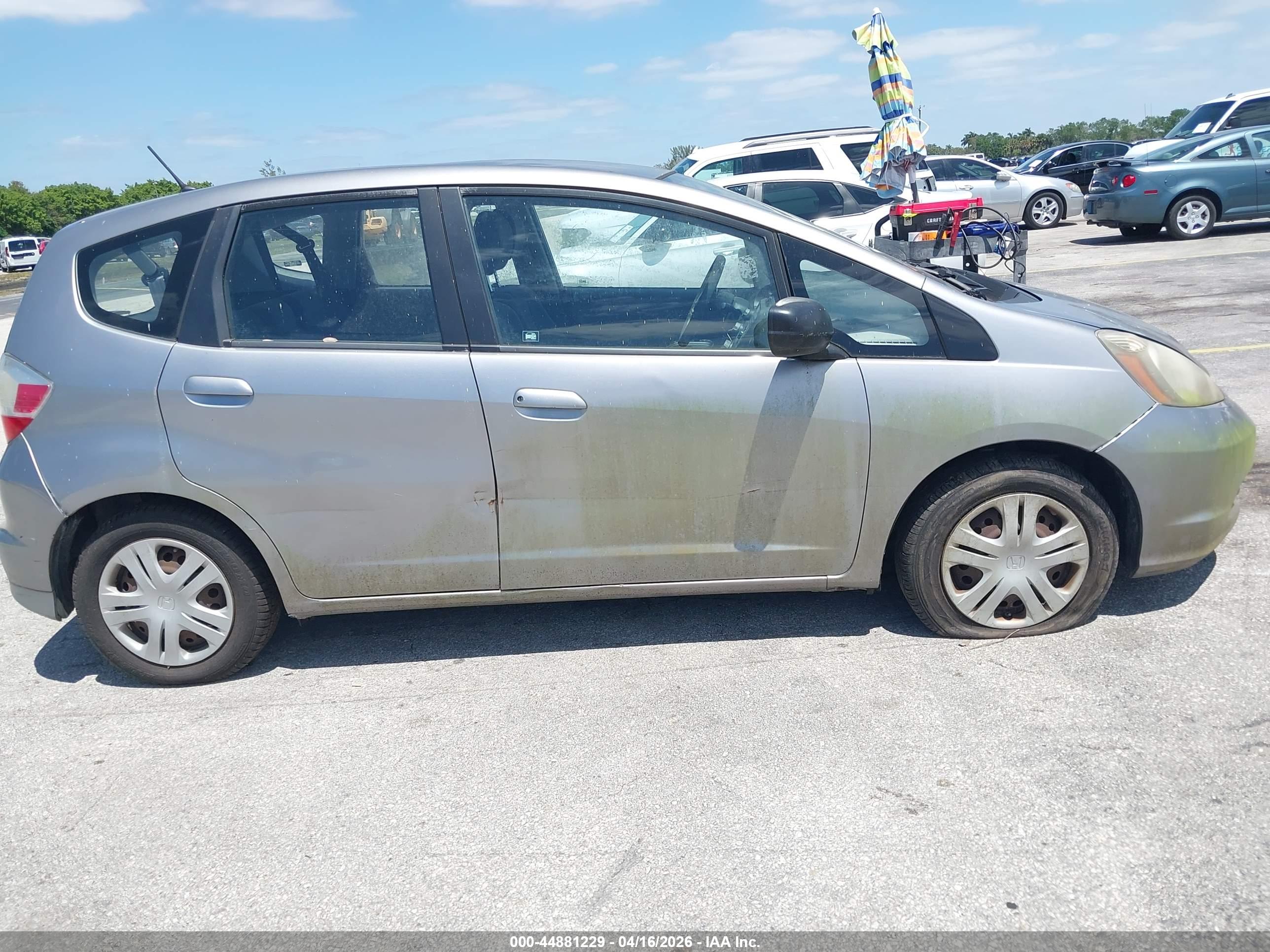 HONDA FIT image 6