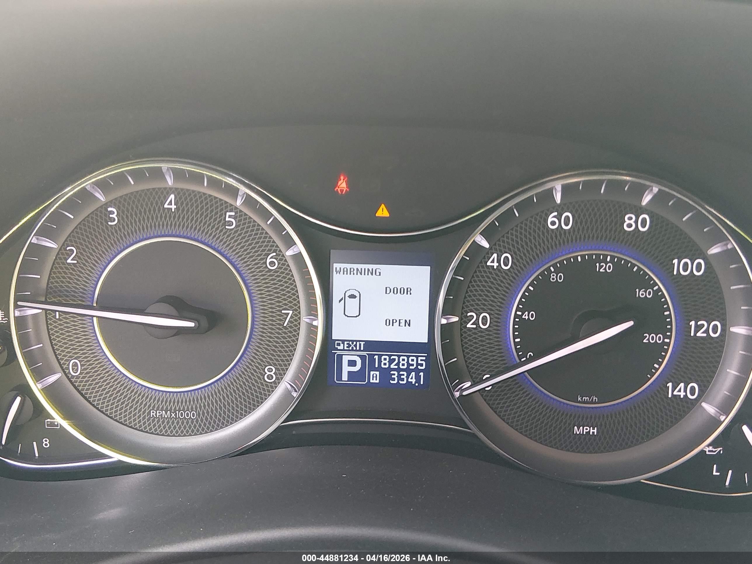 INFINITI QX56 image 7