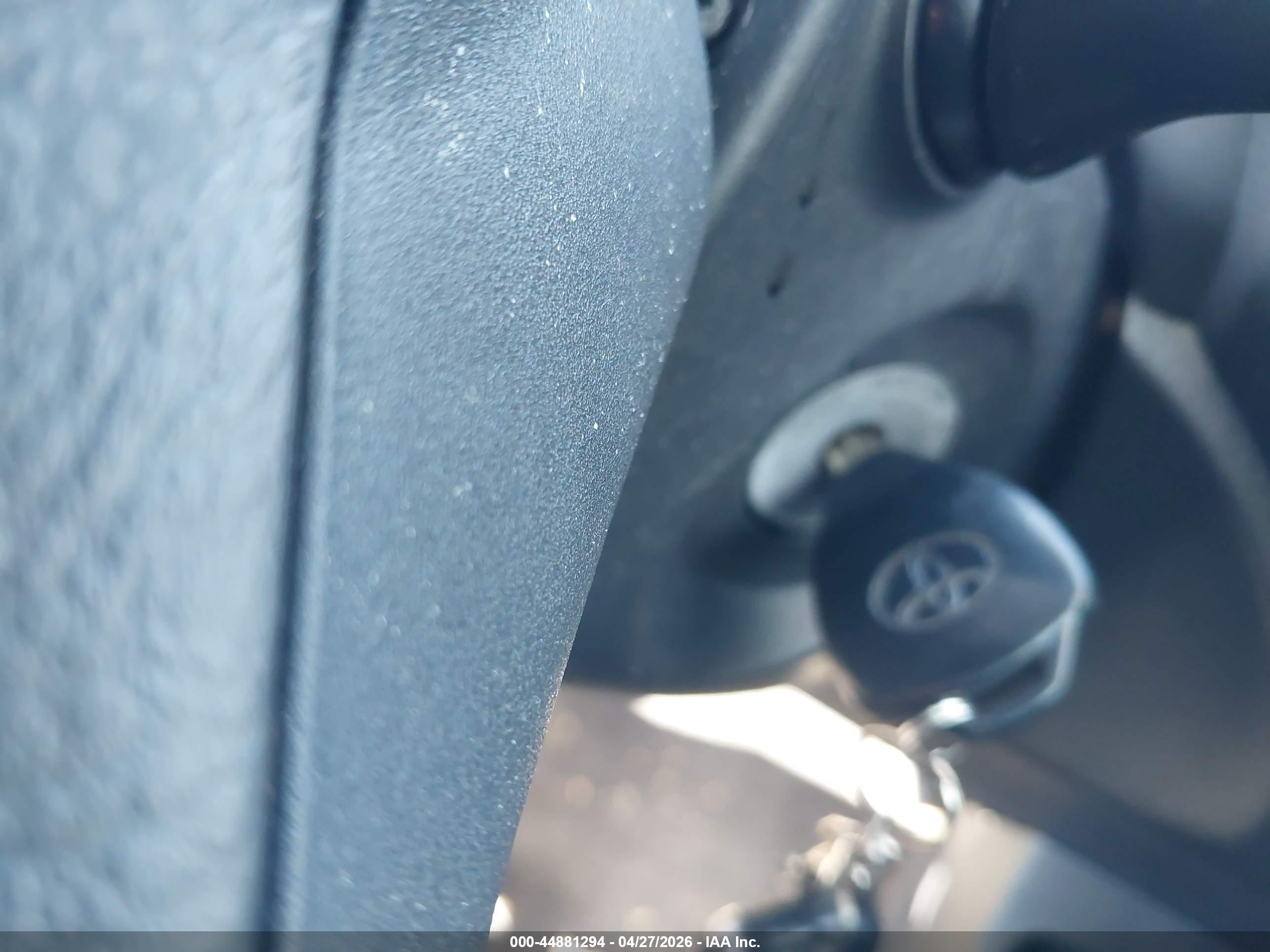 TOYOTA YARIS image 11