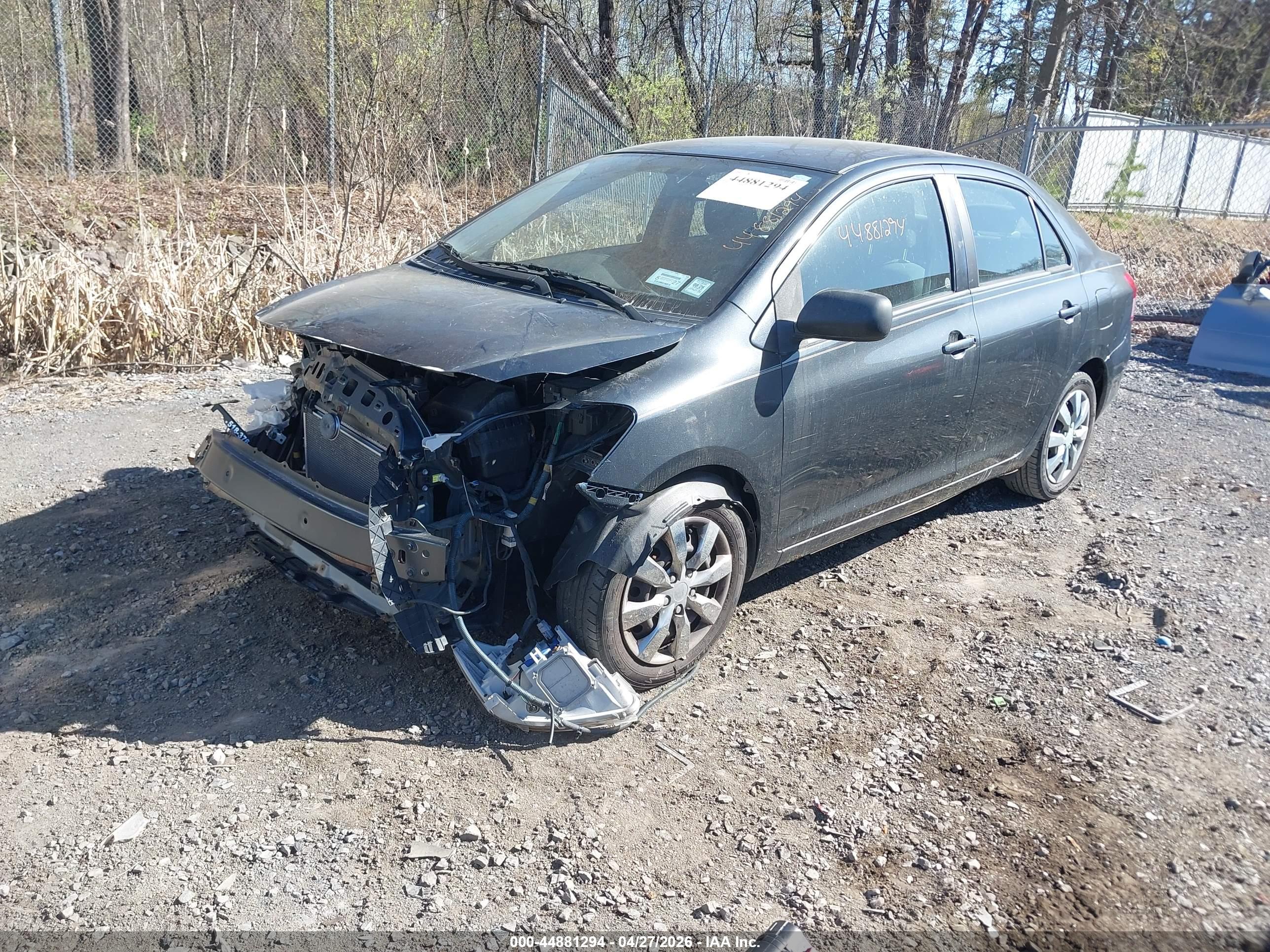 TOYOTA YARIS image 2