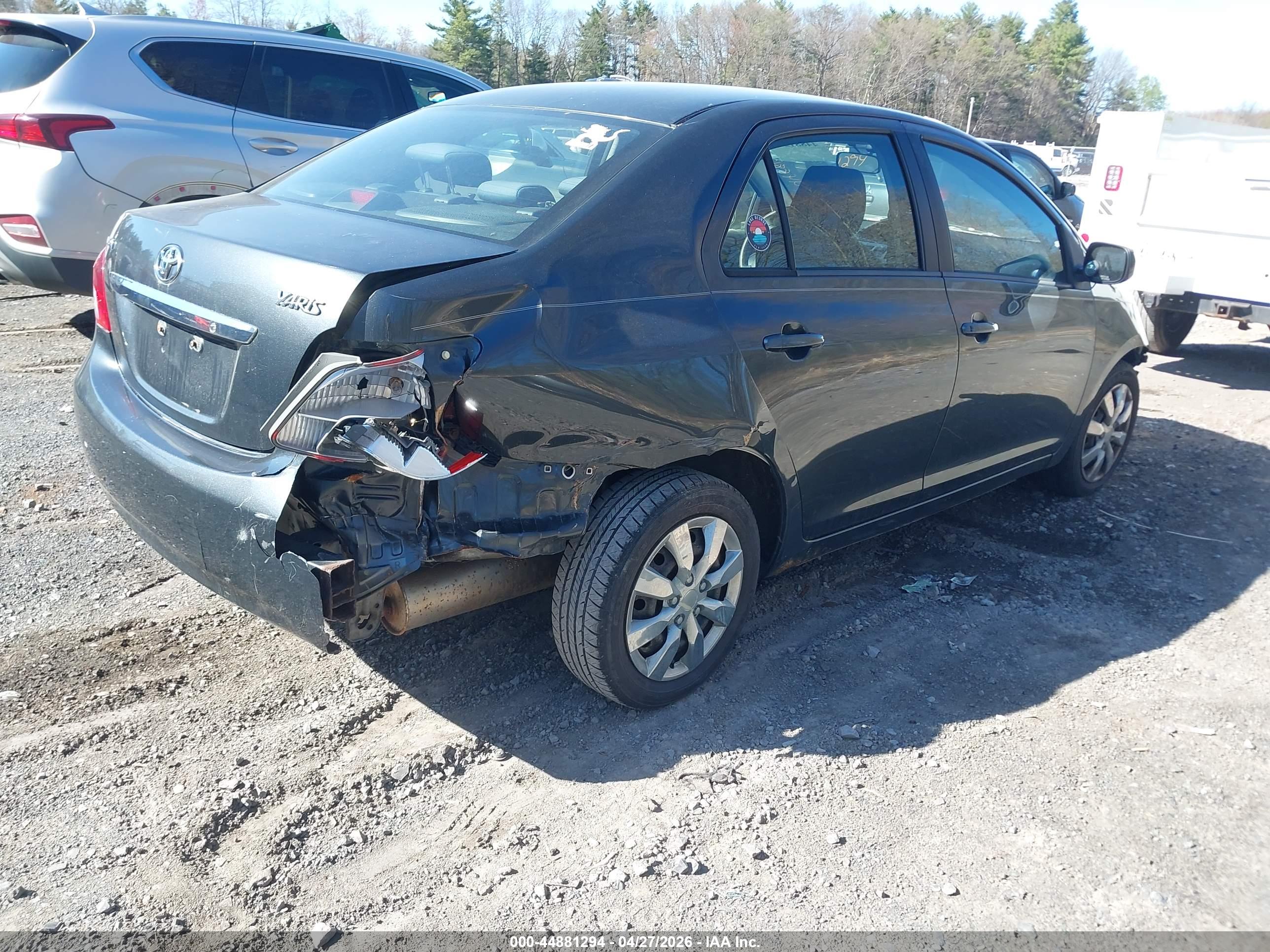 TOYOTA YARIS image 4
