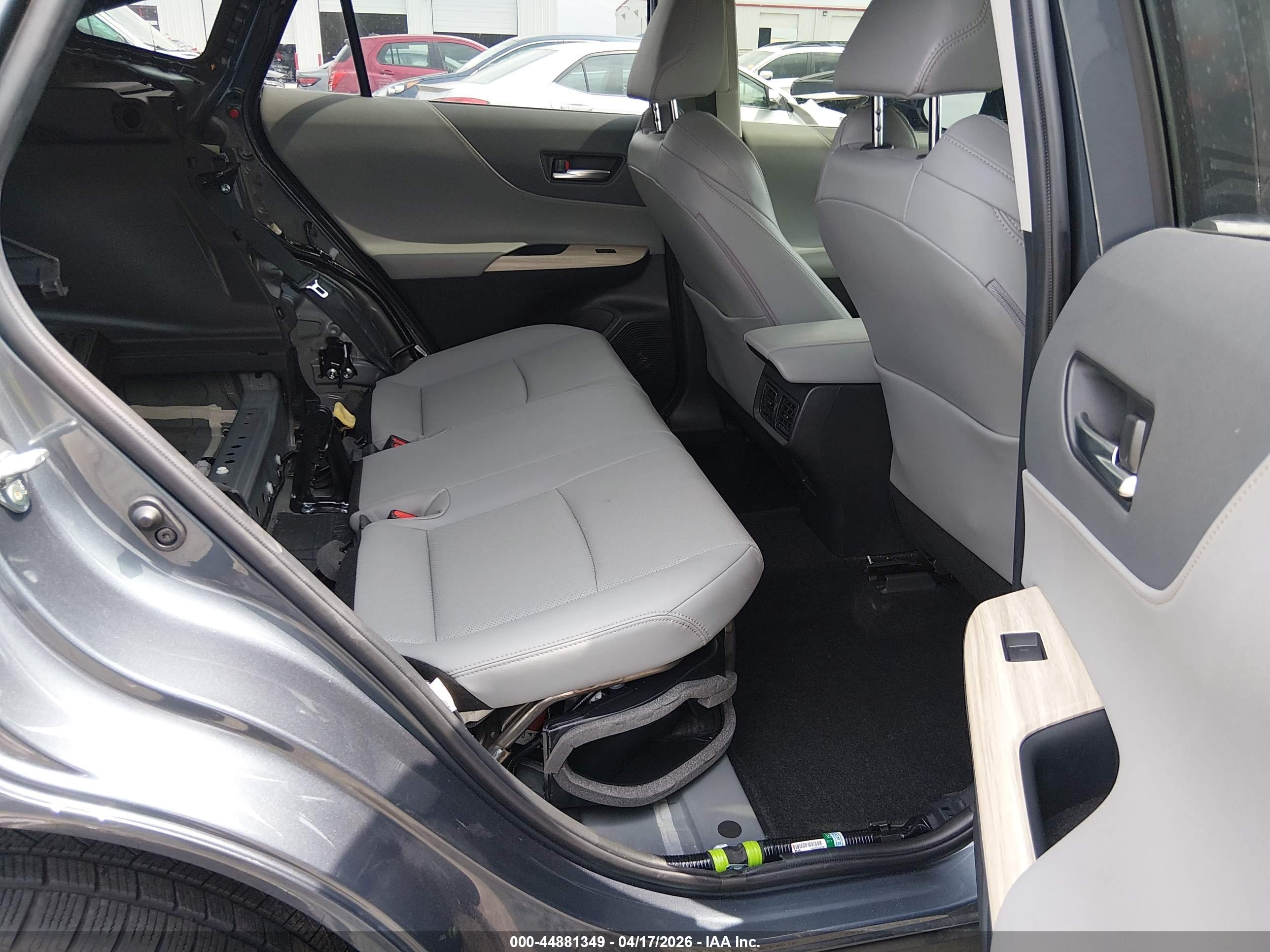TOYOTA VENZA image 8