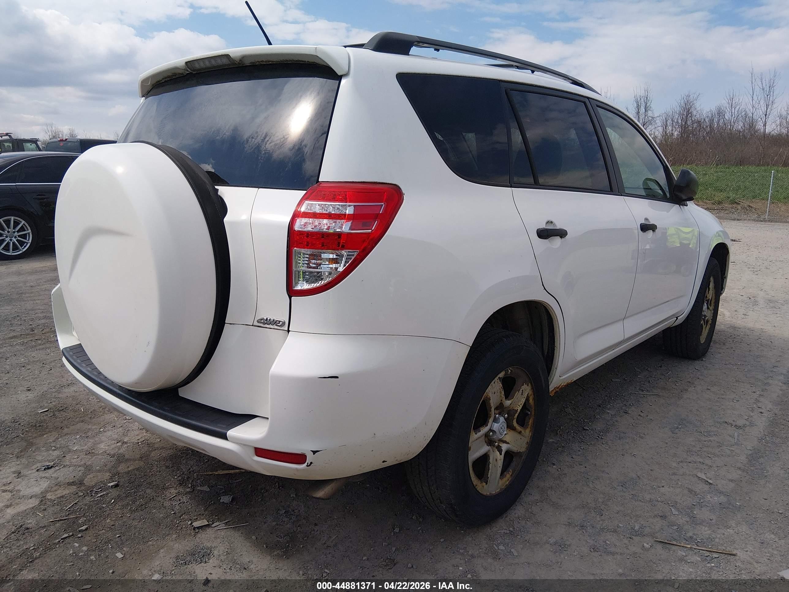 TOYOTA RAV4 image 4