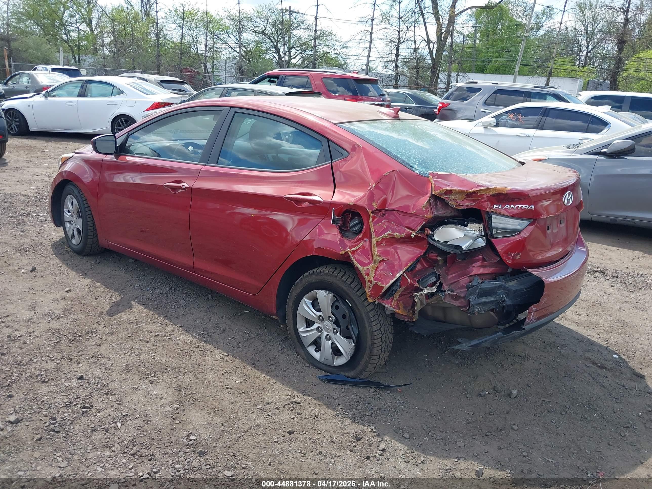 HYUNDAI ELANTRA image 3