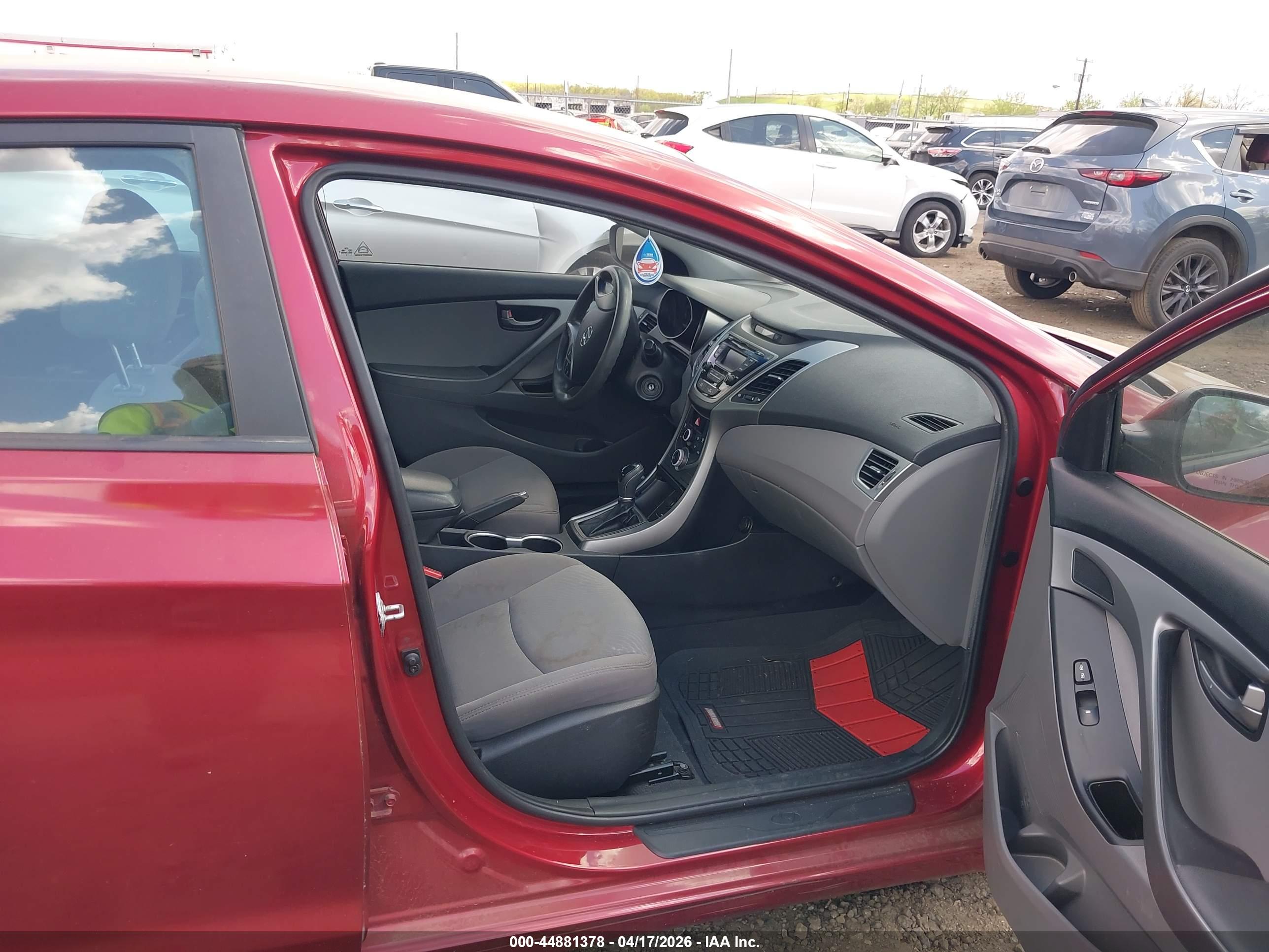 HYUNDAI ELANTRA image 5