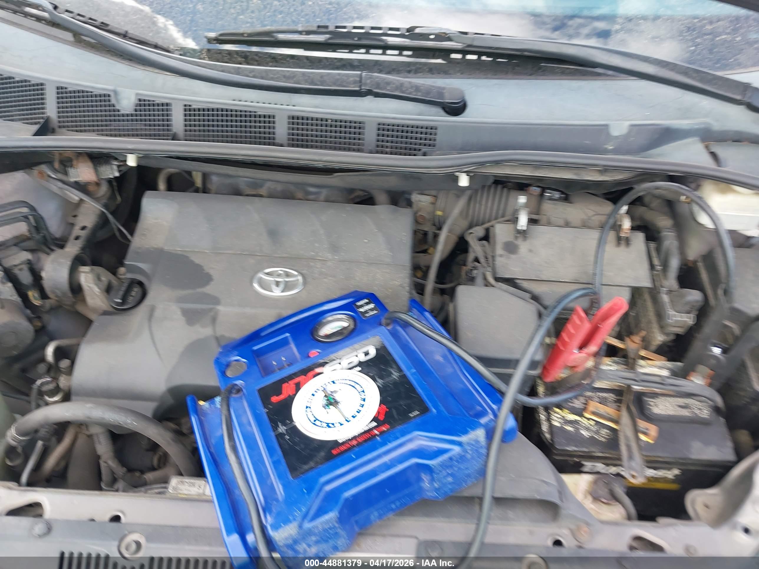 TOYOTA SIENNA image 10