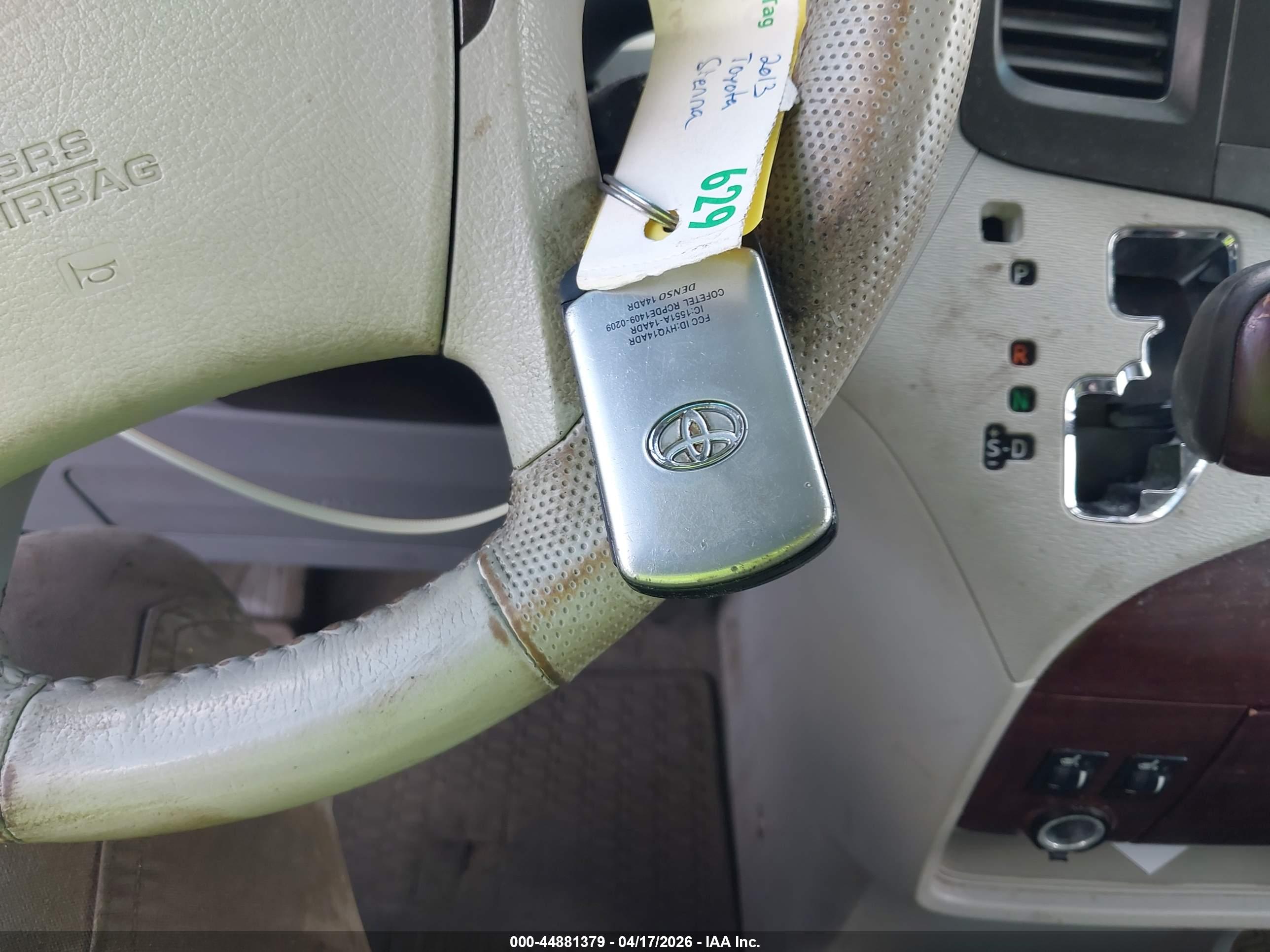 TOYOTA SIENNA image 11