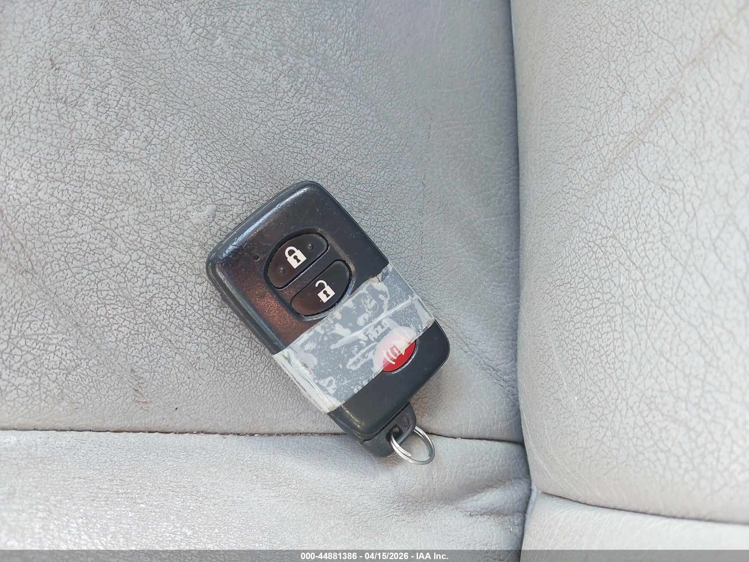 TOYOTA PRIUS image 11