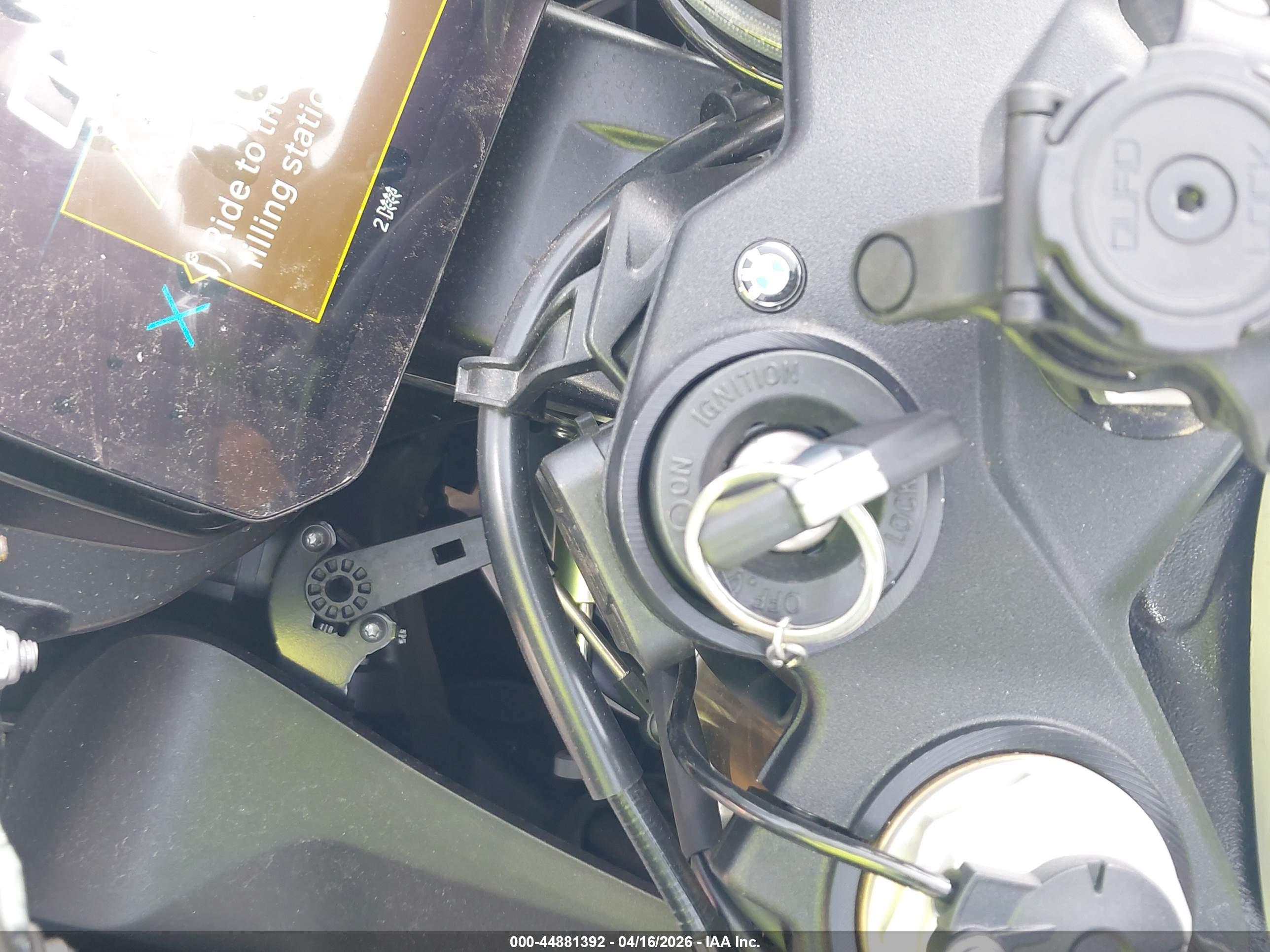 BMW S image 11