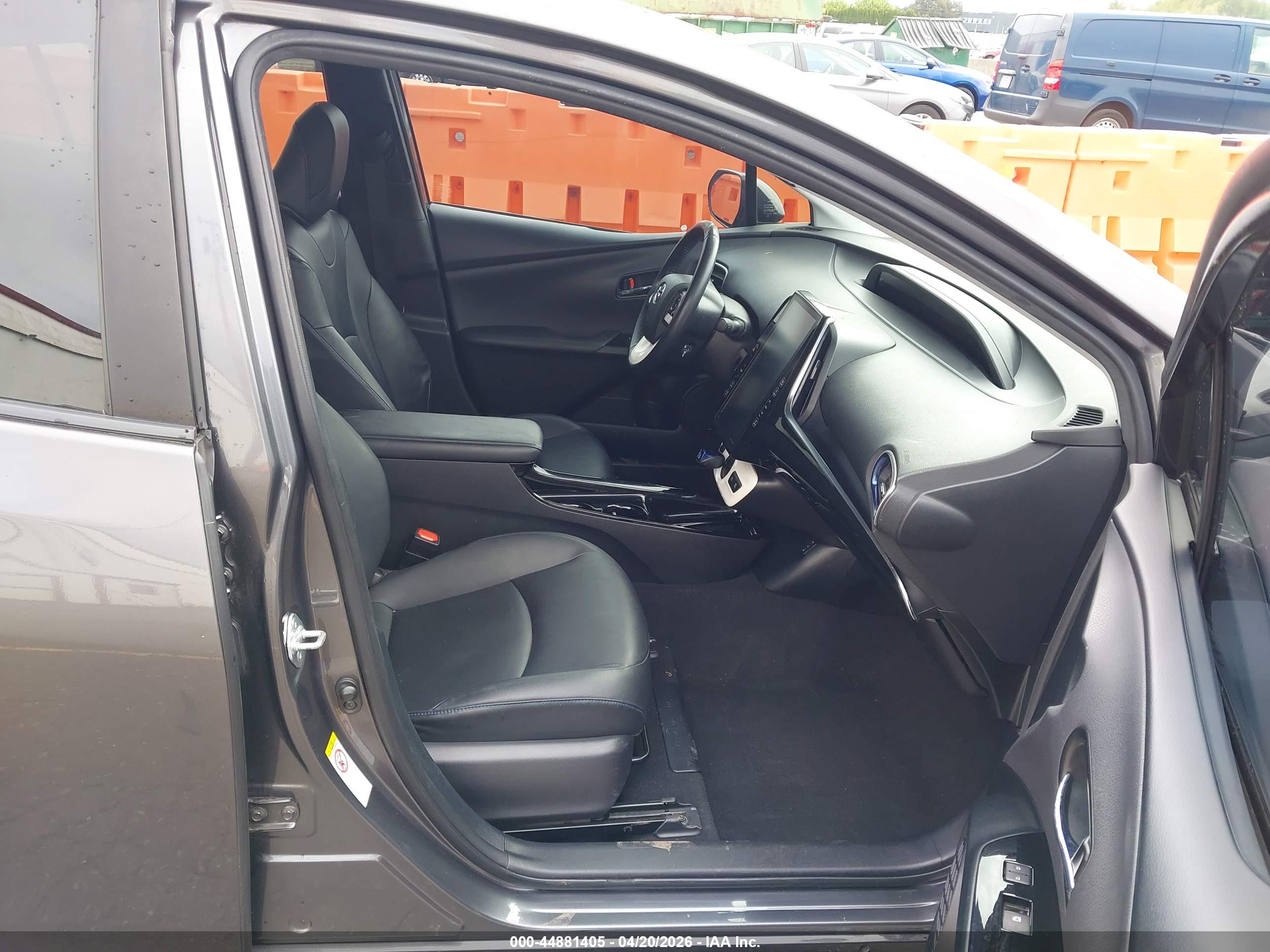 TOYOTA PRIUS image 5