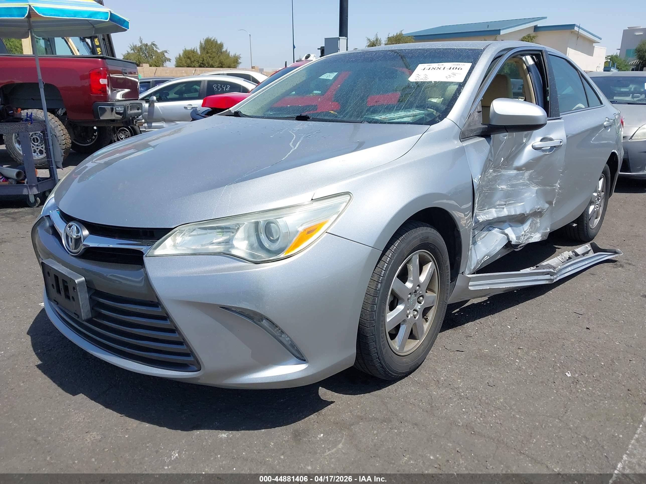 TOYOTA CAMRY image 2