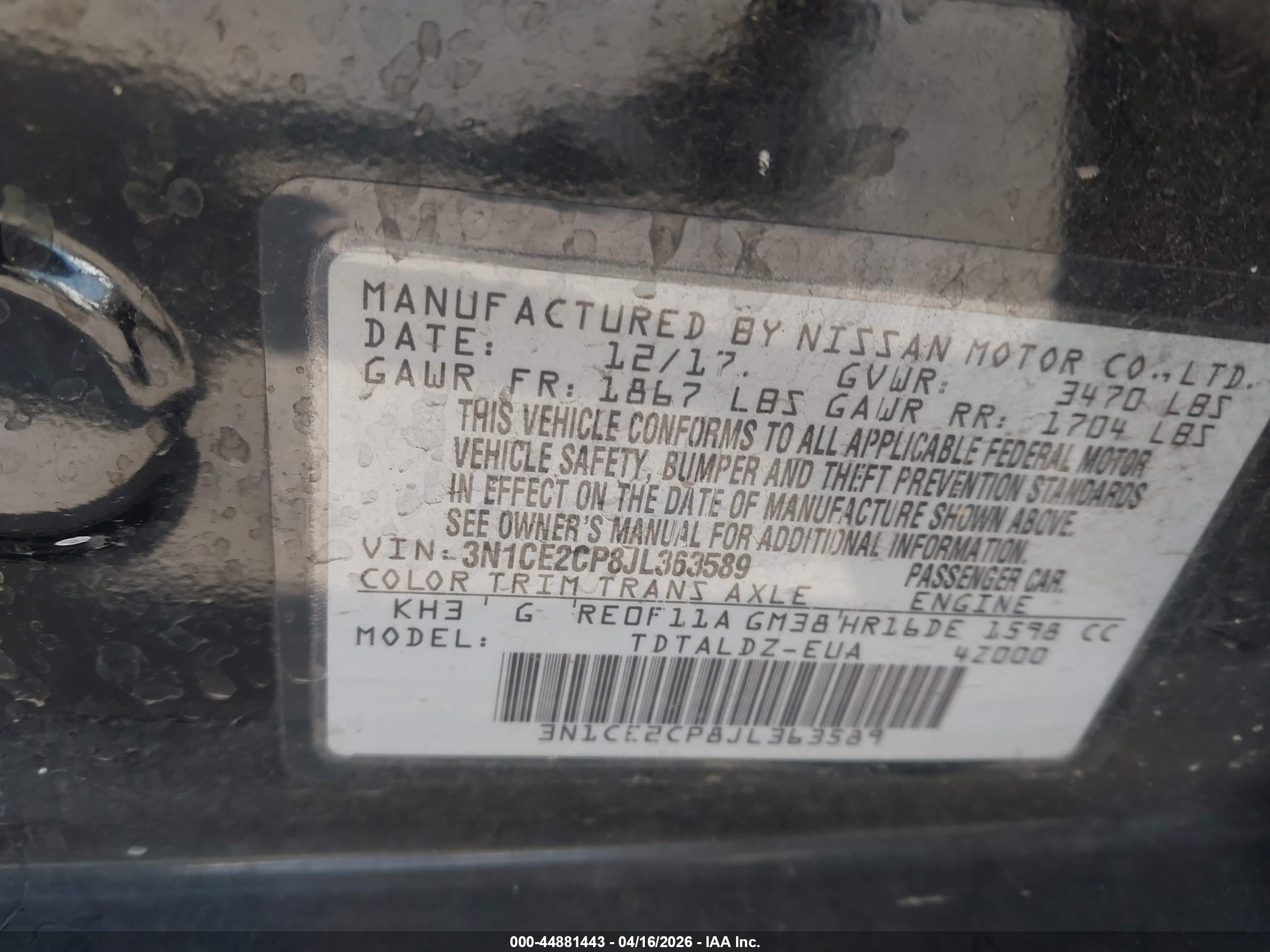 NISSAN VERSA image 9