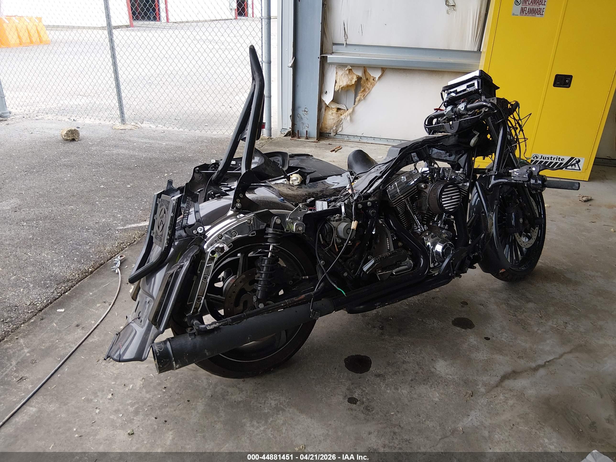 HARLEY-DAVIDSON FLHXS image 4