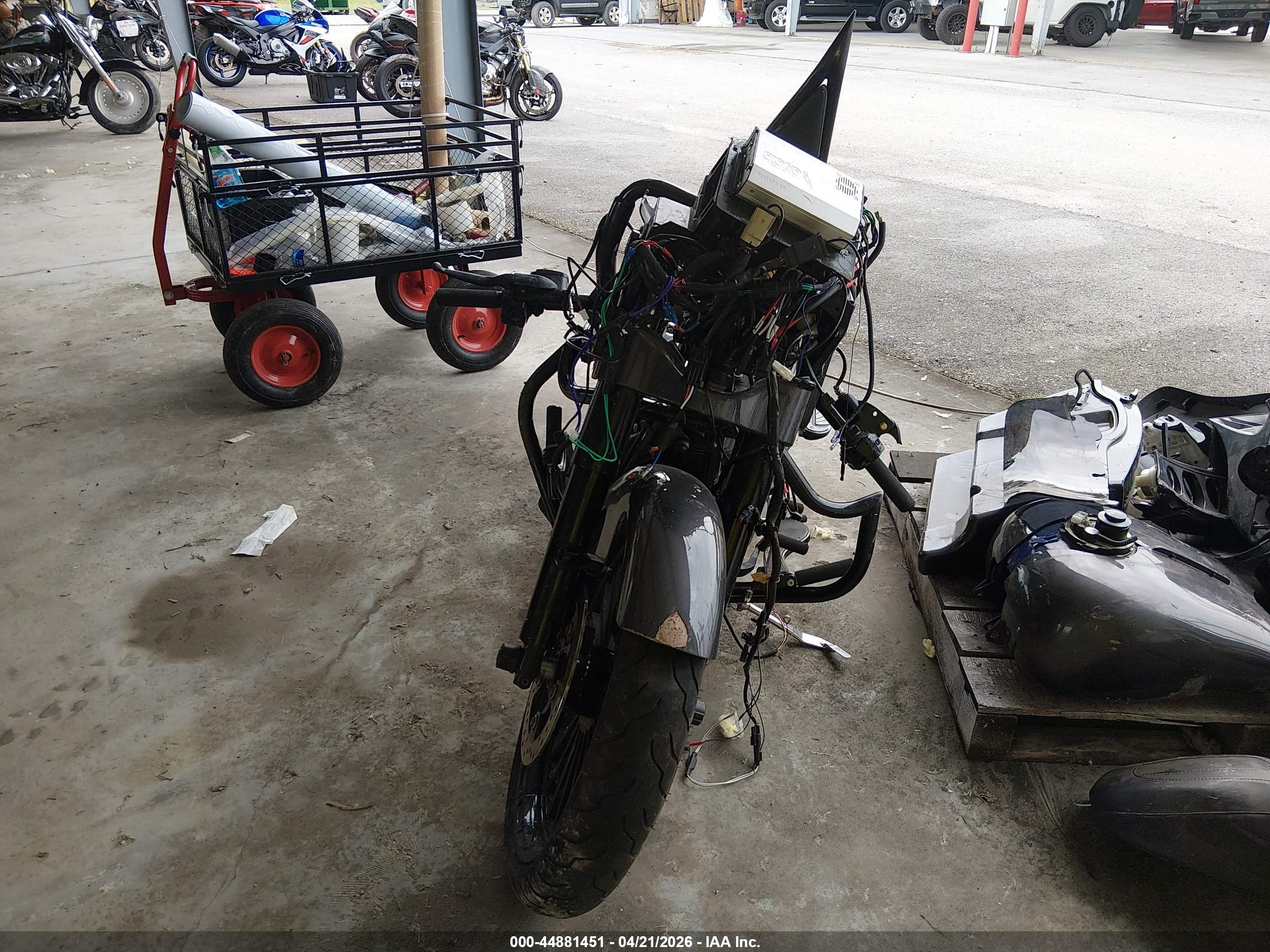 HARLEY-DAVIDSON FLHXS image 5