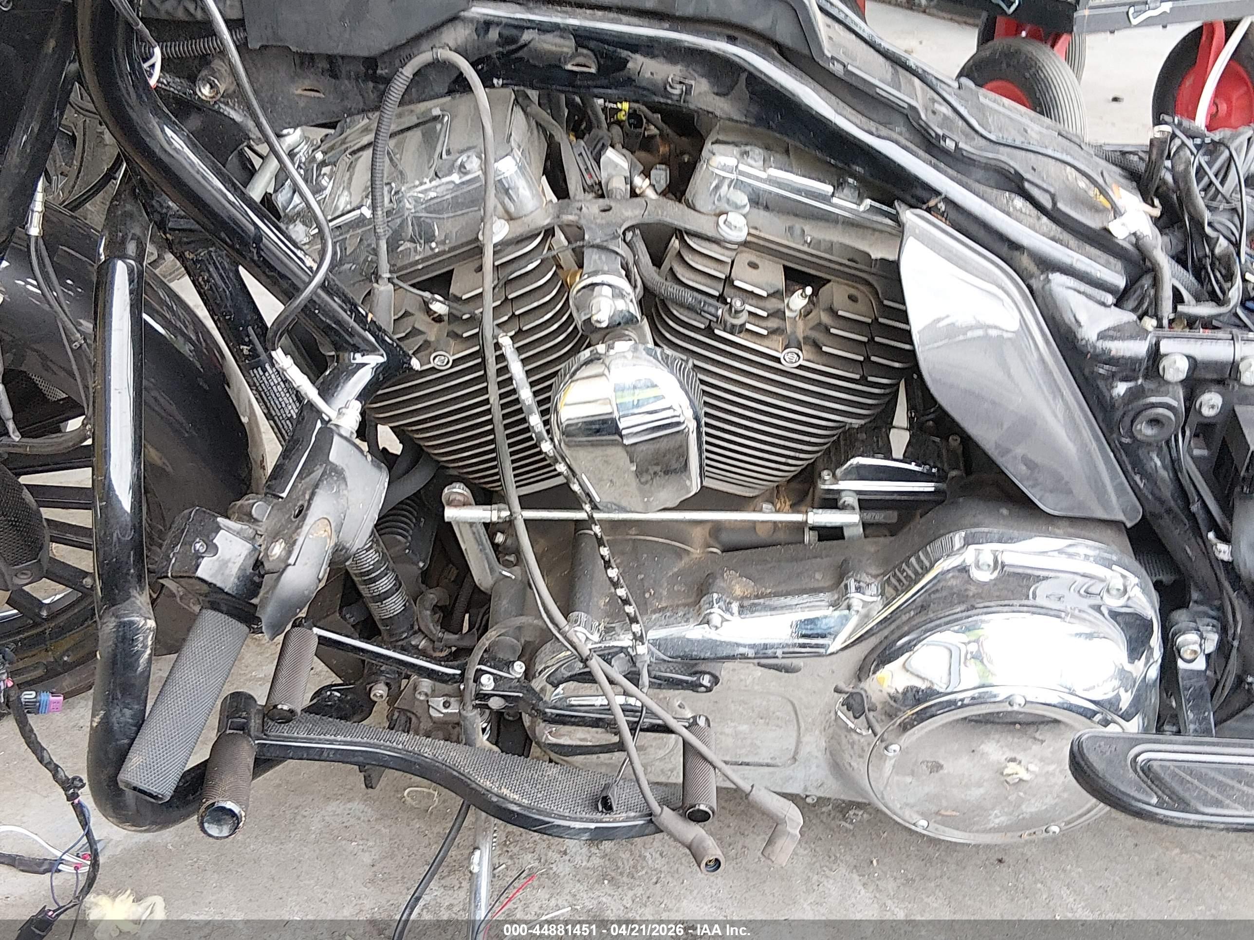 HARLEY-DAVIDSON FLHXS image 9