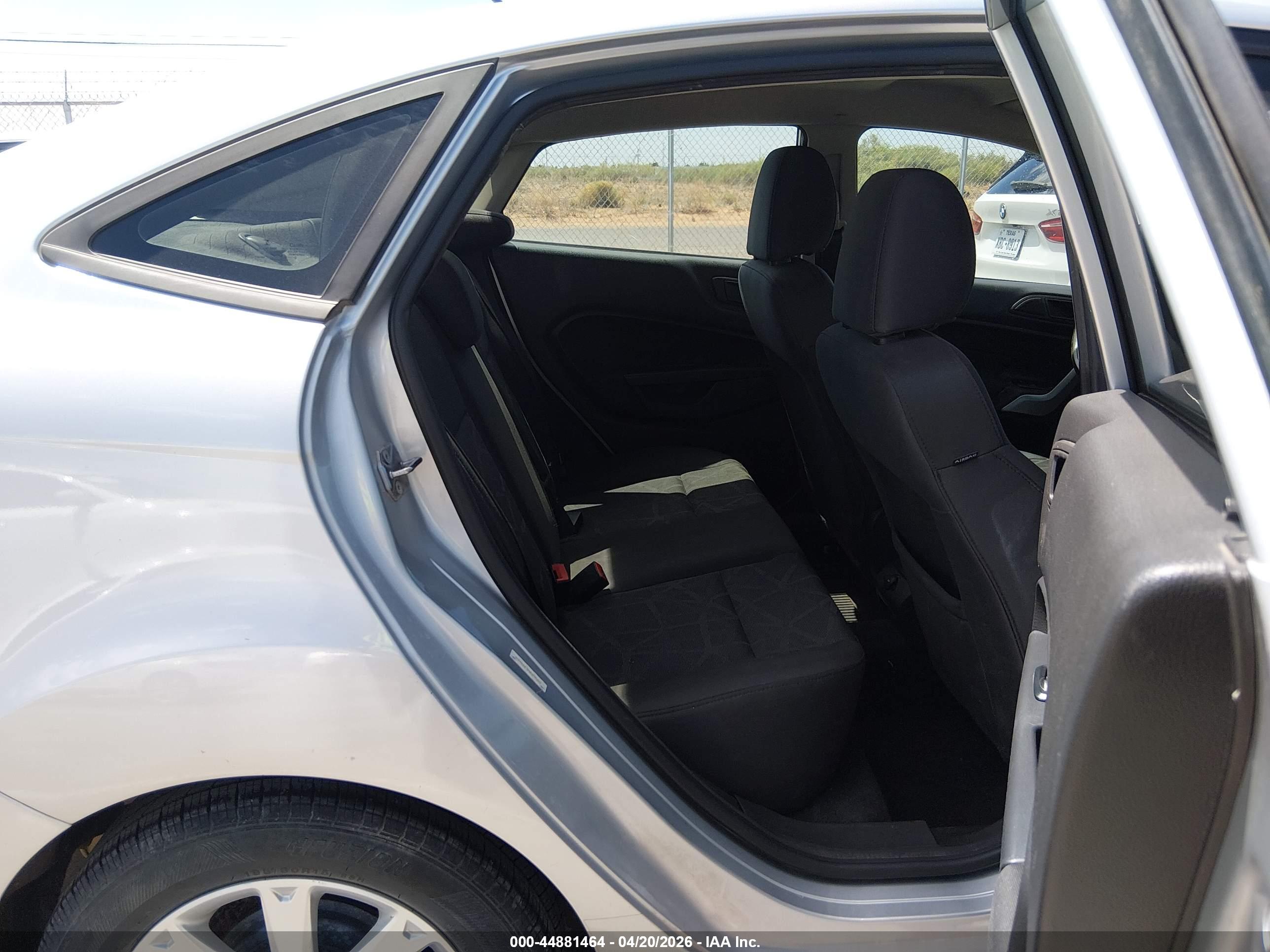 FORD FIESTA image 8