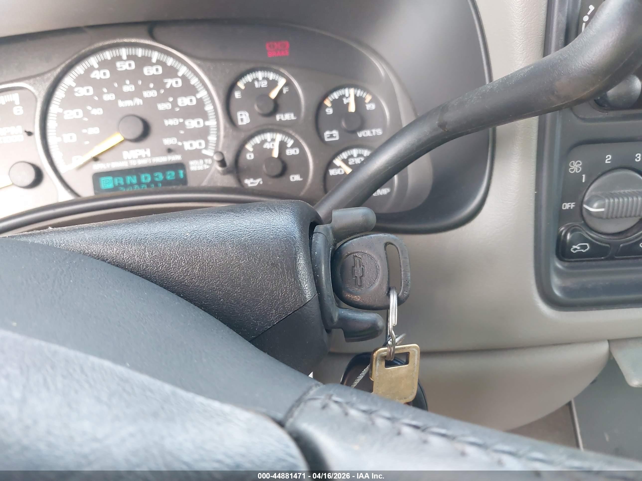 CHEVROLET SILVERADO image 11
