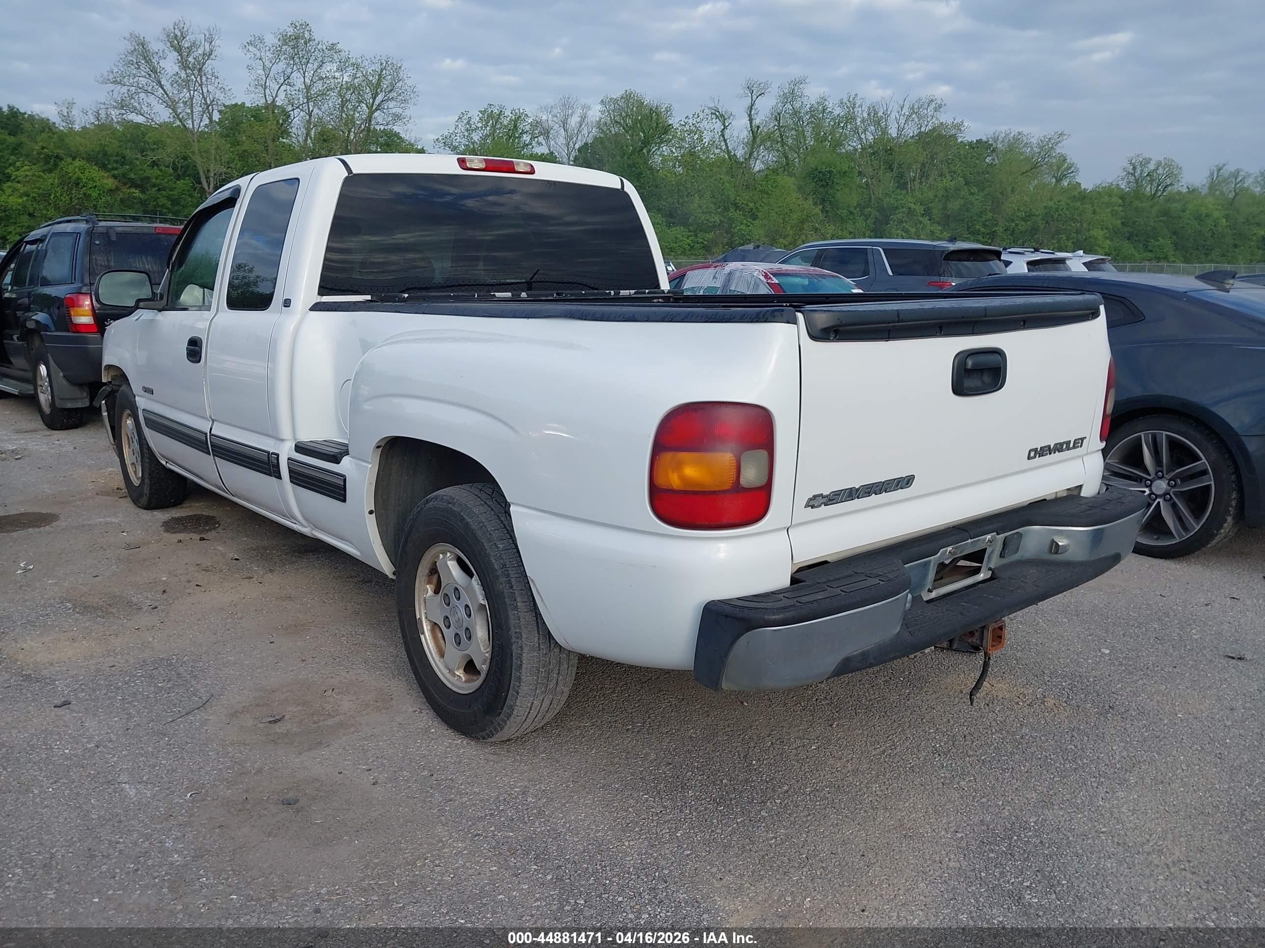 CHEVROLET SILVERADO image 3