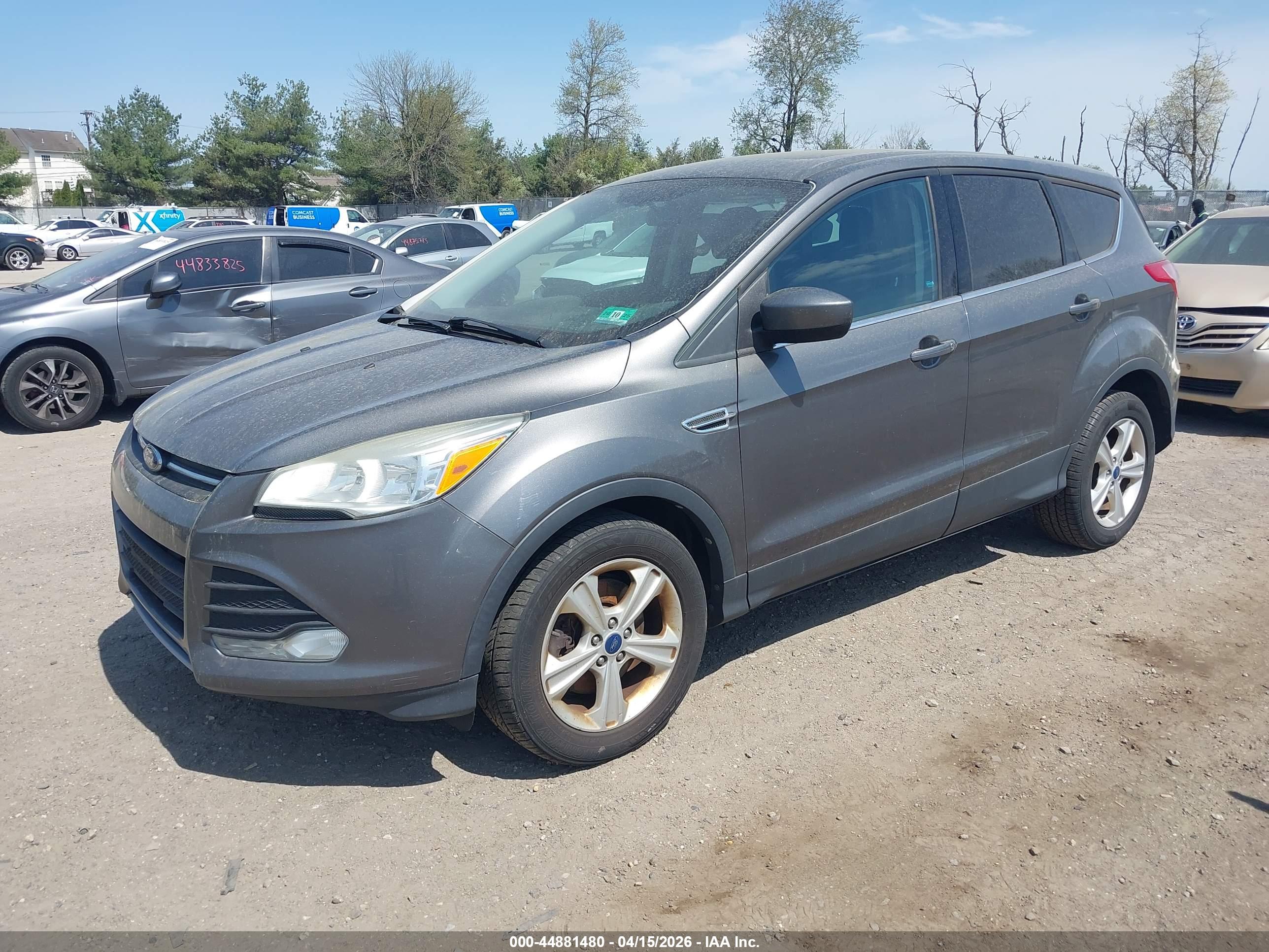 FORD ESCAPE image 2