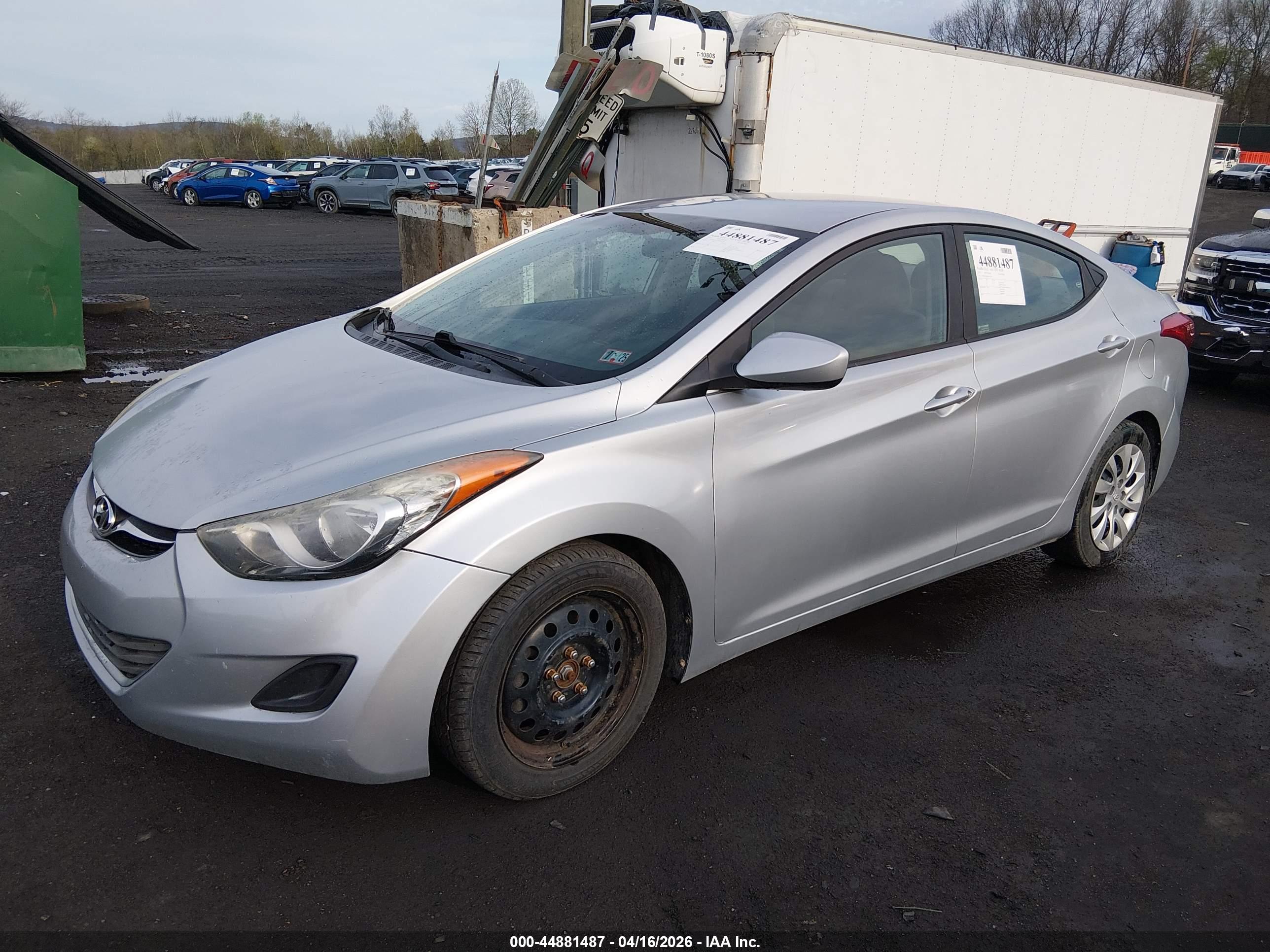 HYUNDAI ELANTRA image 2