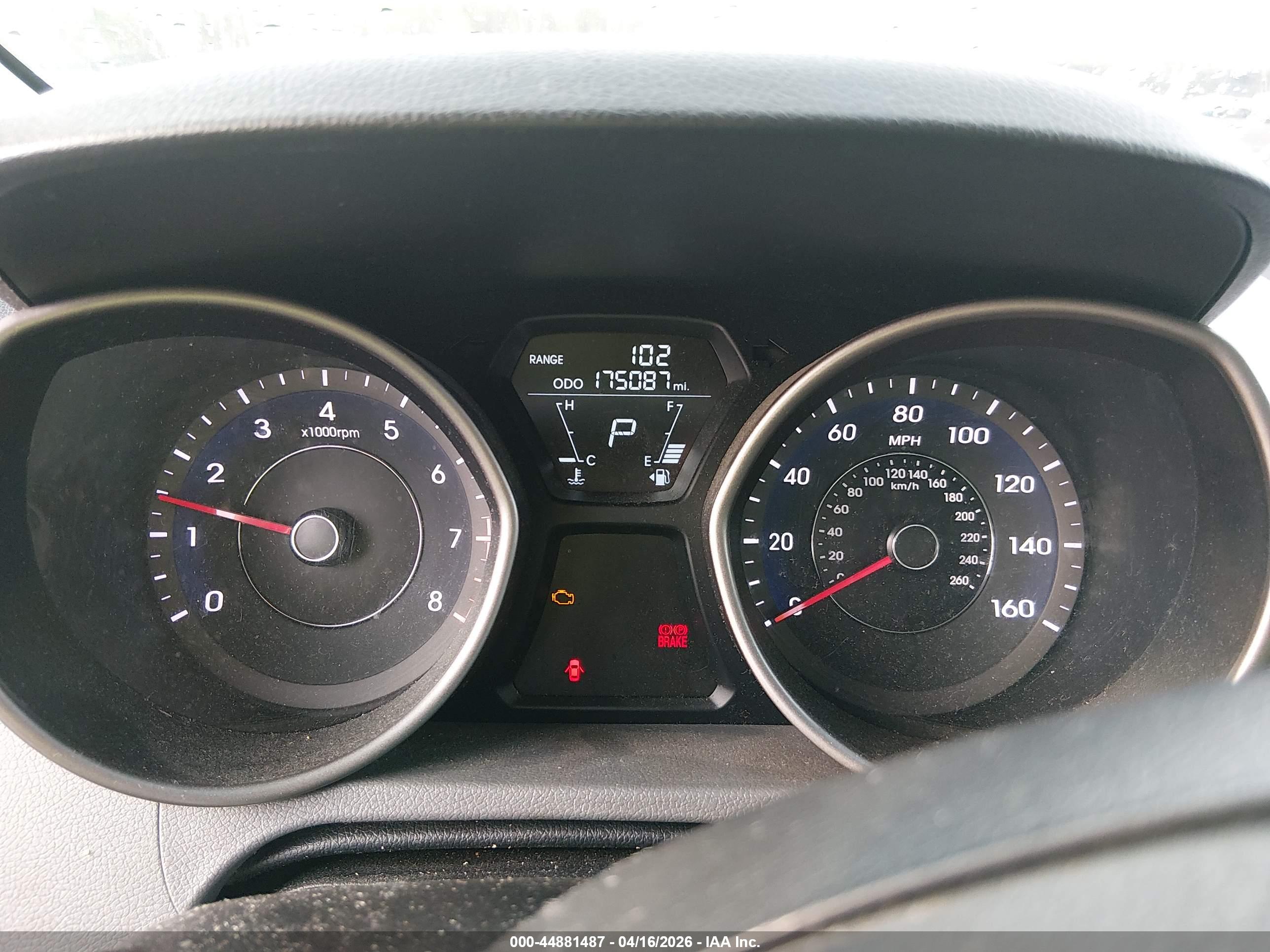 HYUNDAI ELANTRA image 7