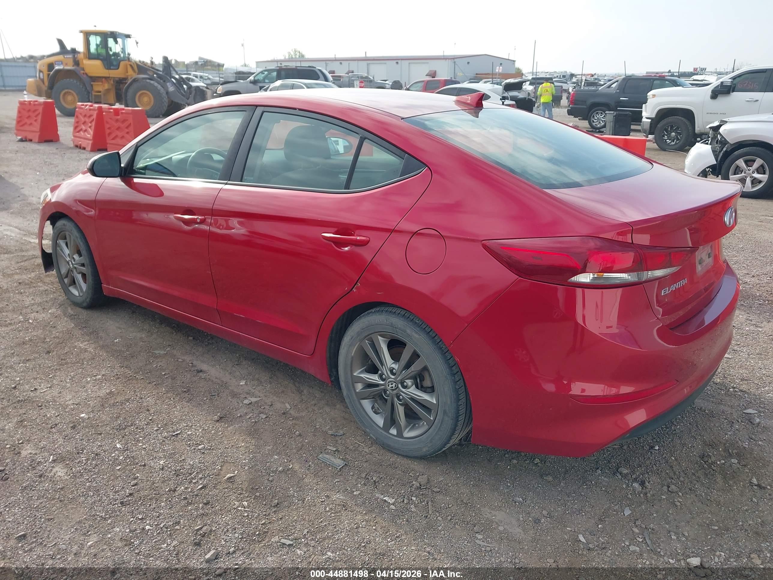 HYUNDAI ELANTRA image 3
