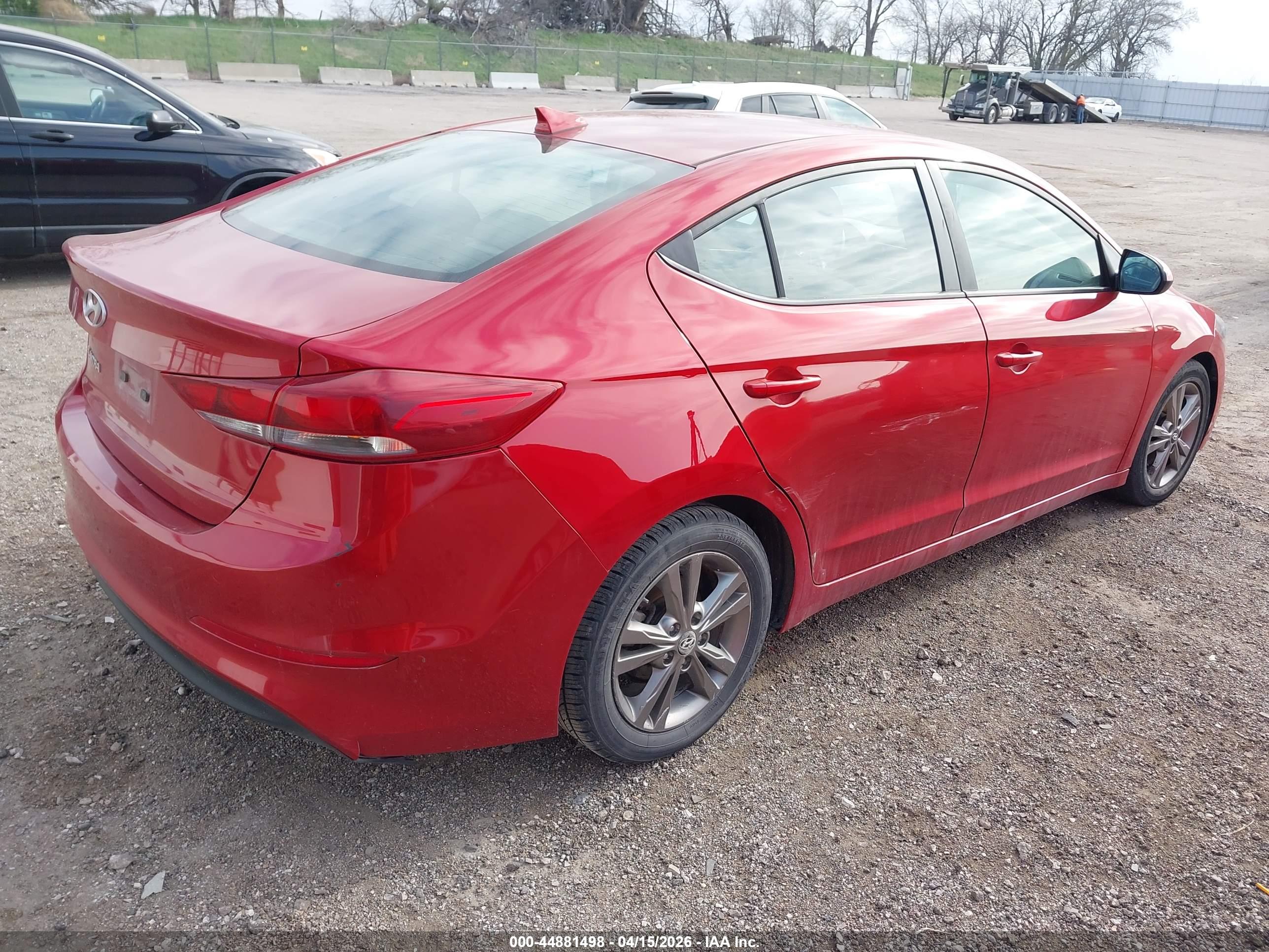 HYUNDAI ELANTRA image 4