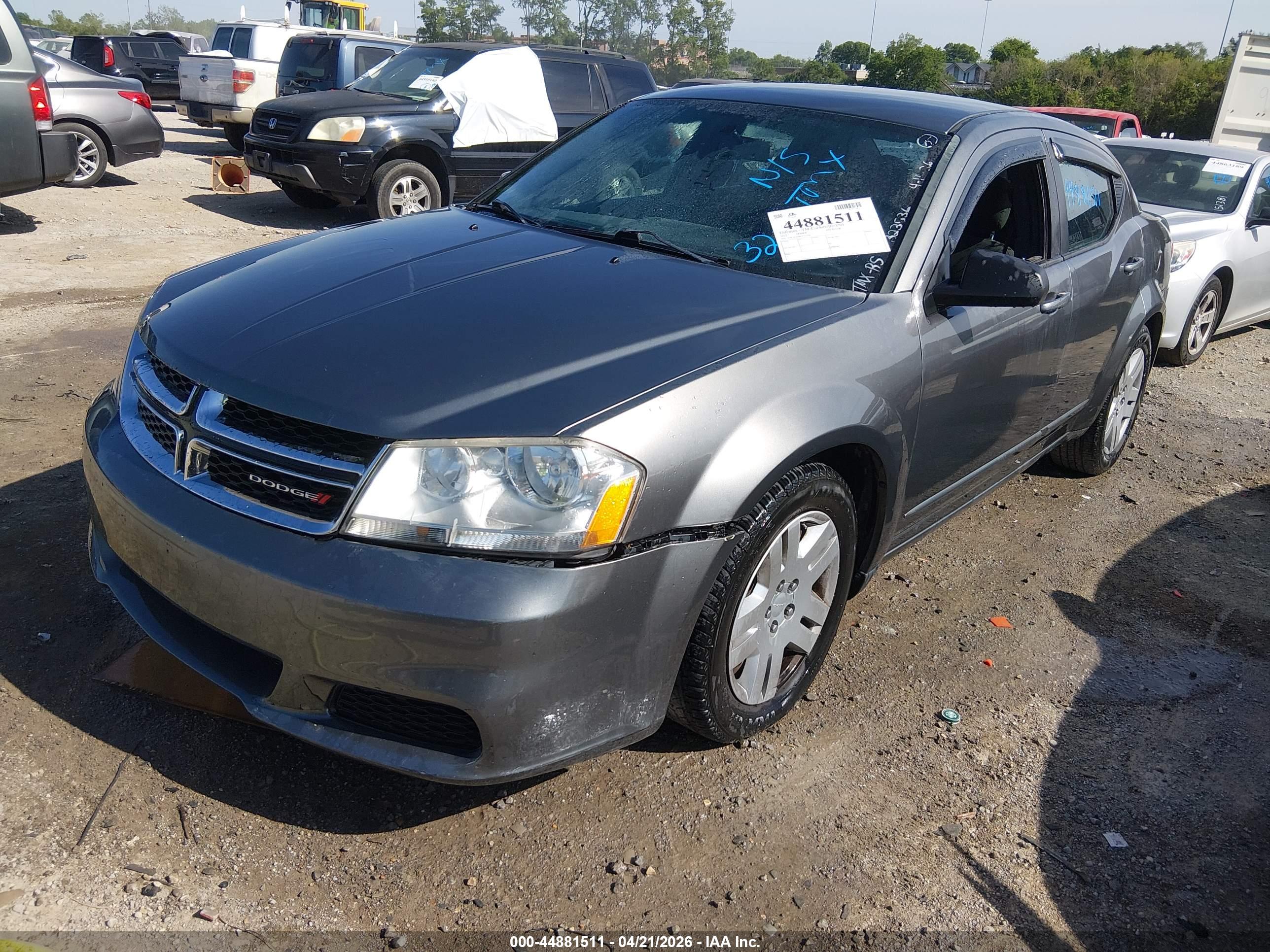 DODGE AVENGER image 2
