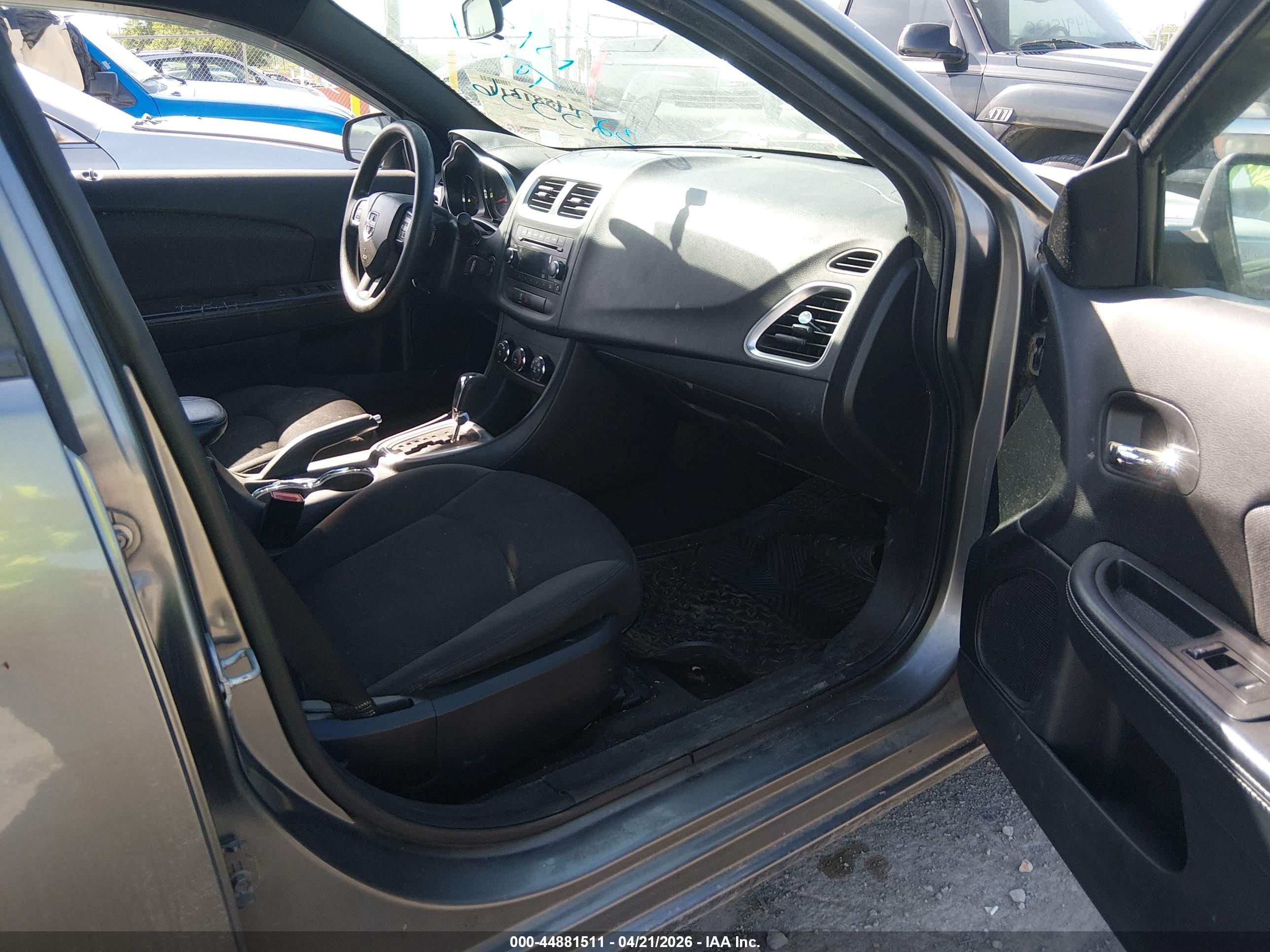 DODGE AVENGER image 5