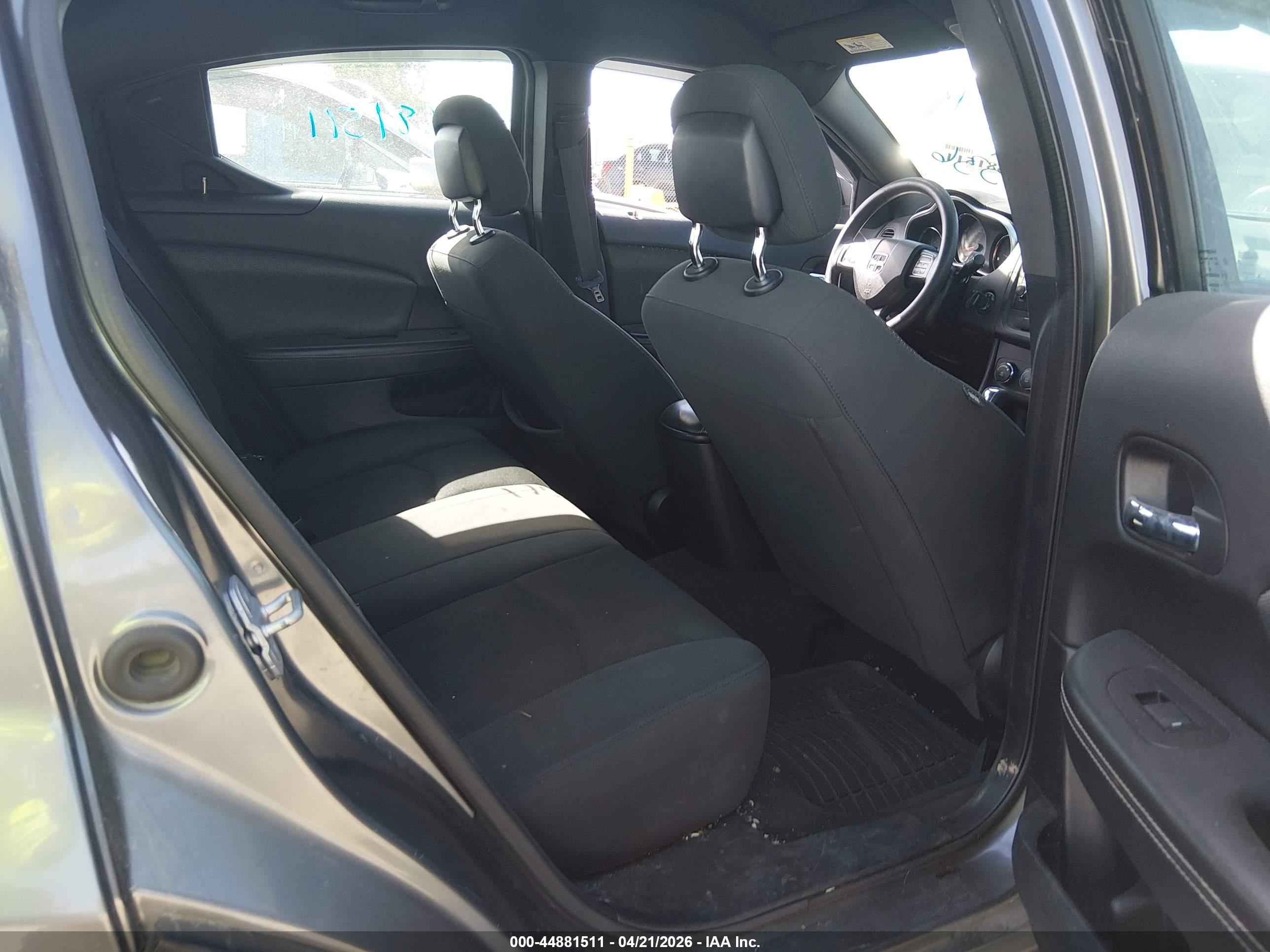 DODGE AVENGER image 8