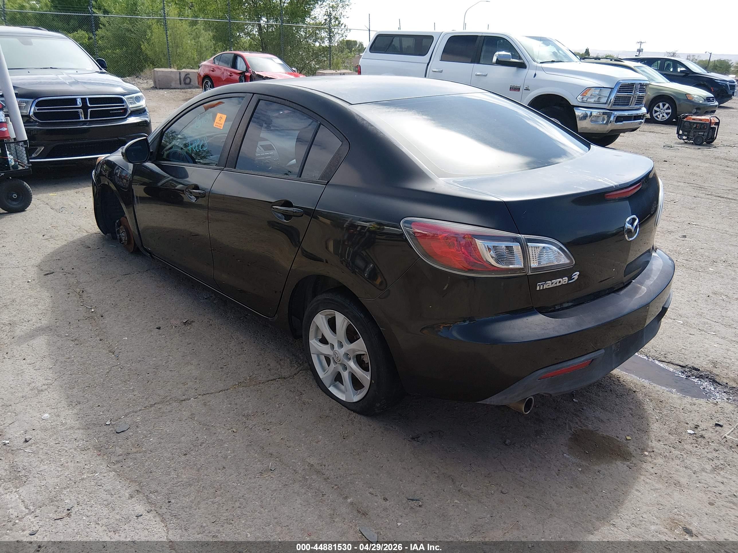 MAZDA MAZDA3 image 3
