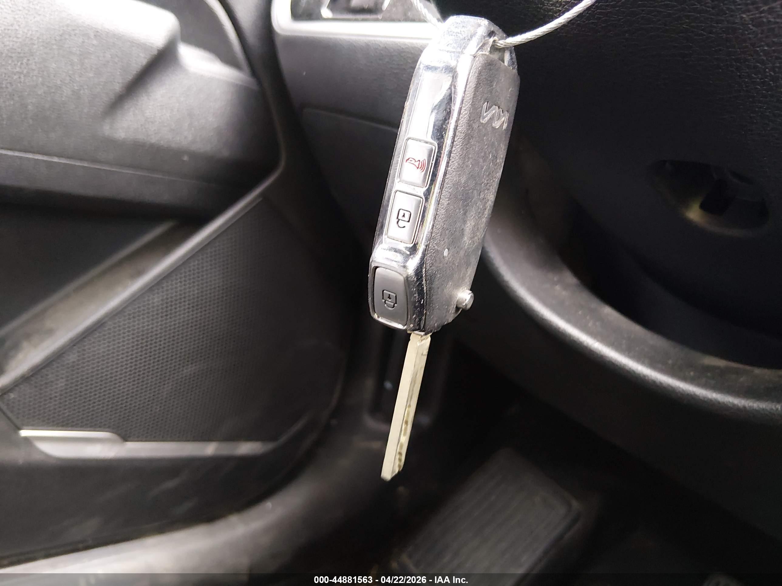 KIA SPORTAGE image 11