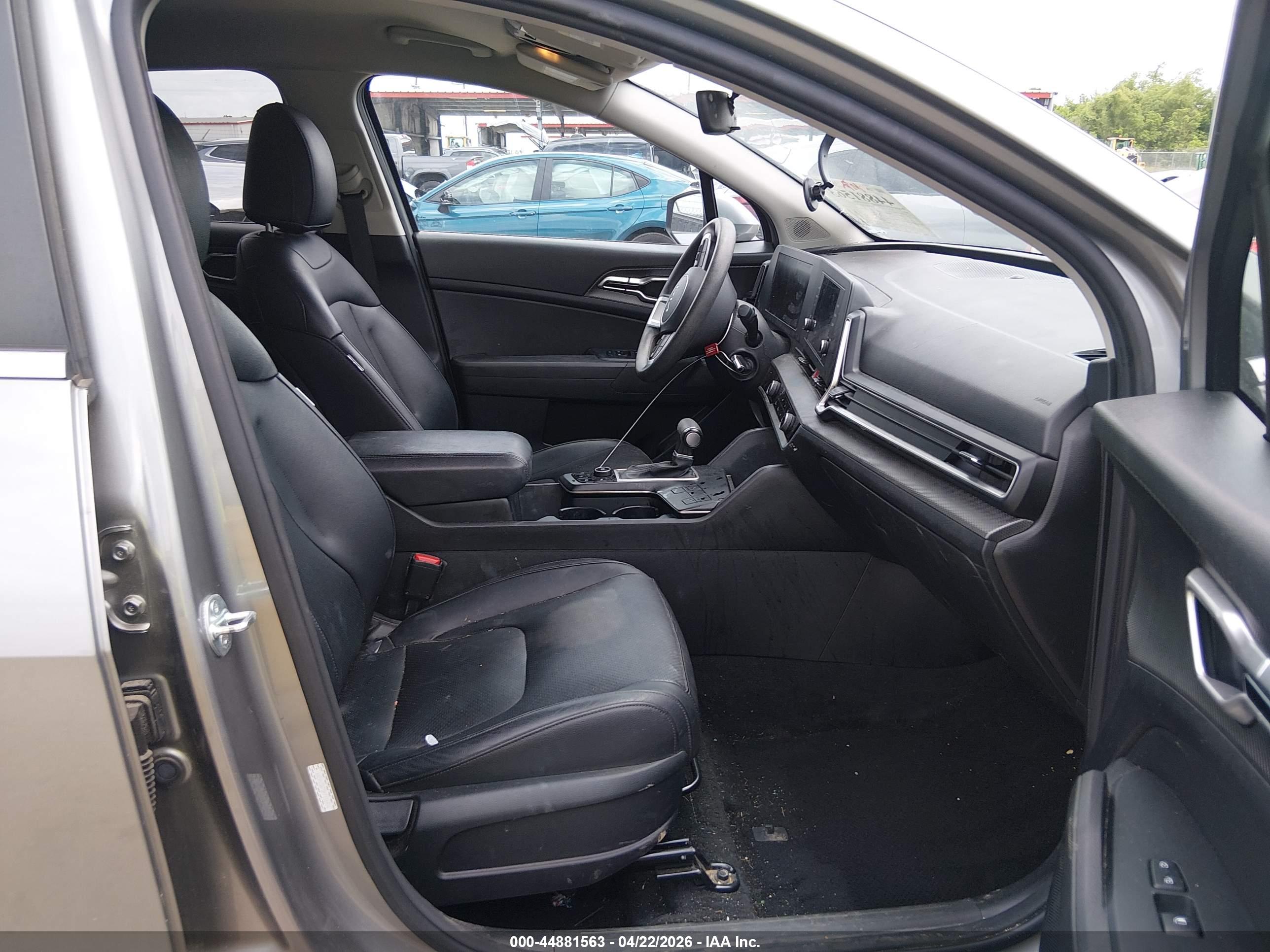KIA SPORTAGE image 5