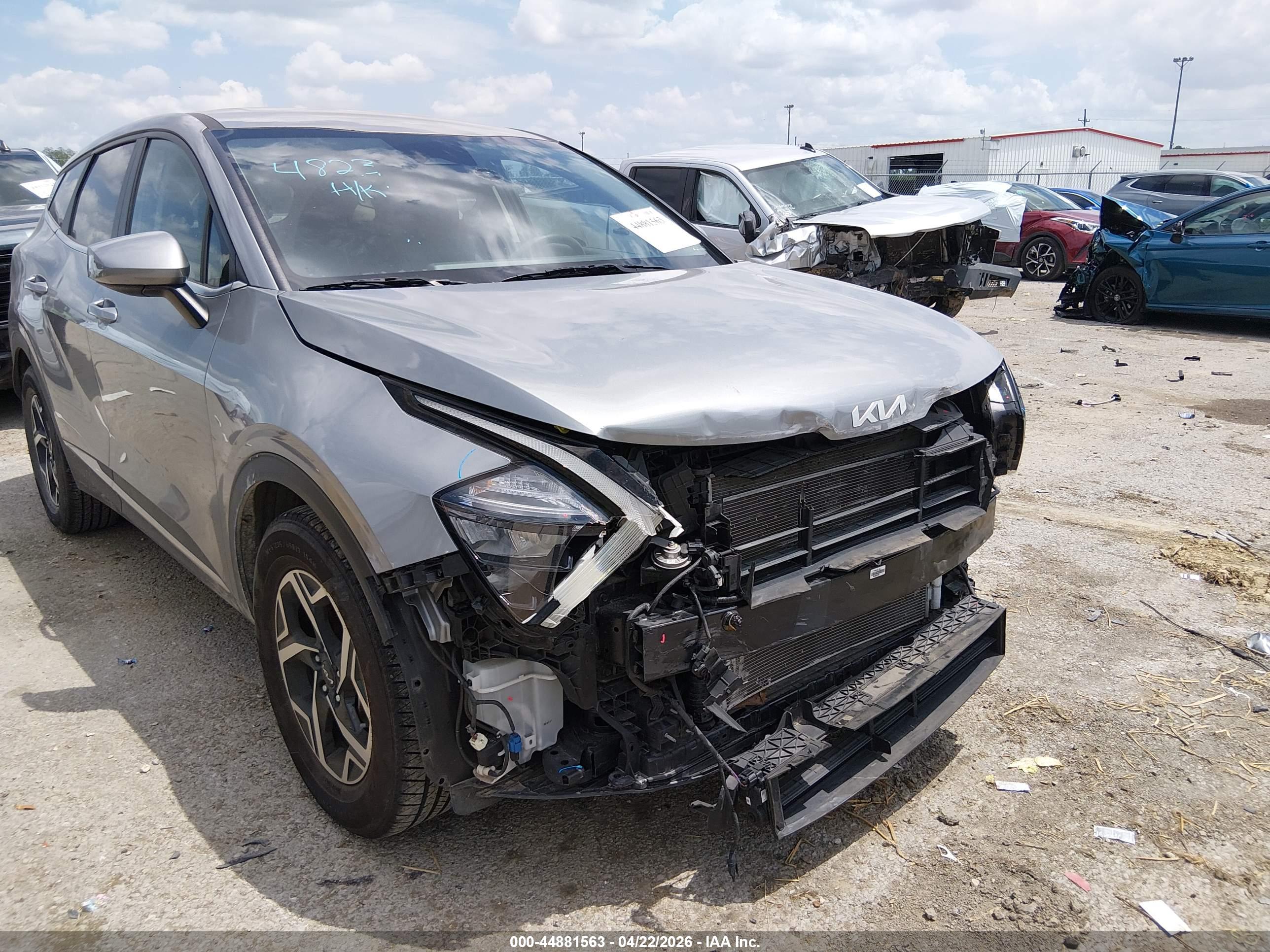 KIA SPORTAGE image 6