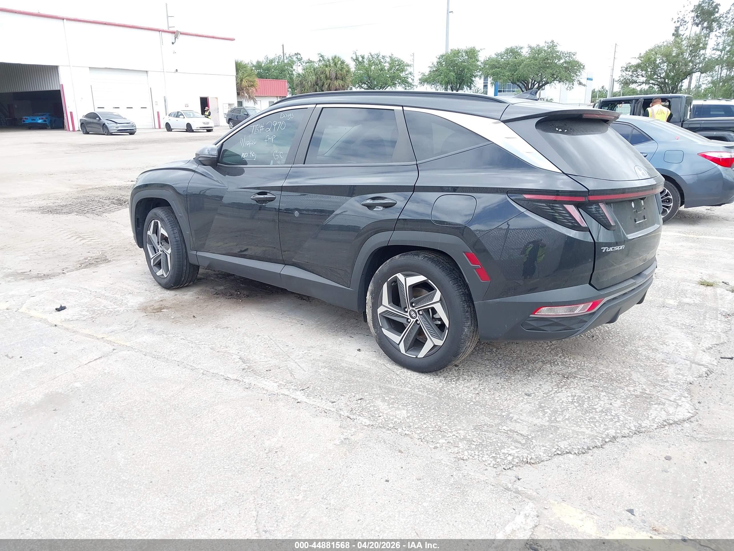 HYUNDAI TUCSON image 3