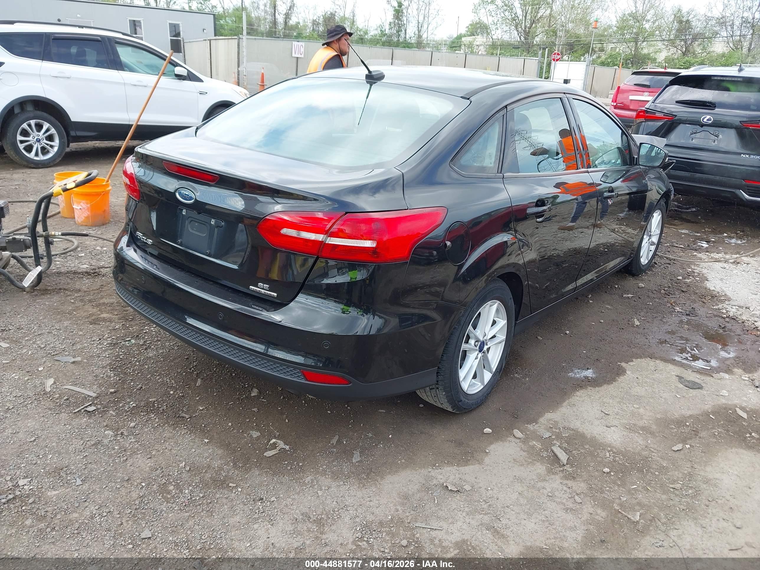 FORD FOCUS image 4