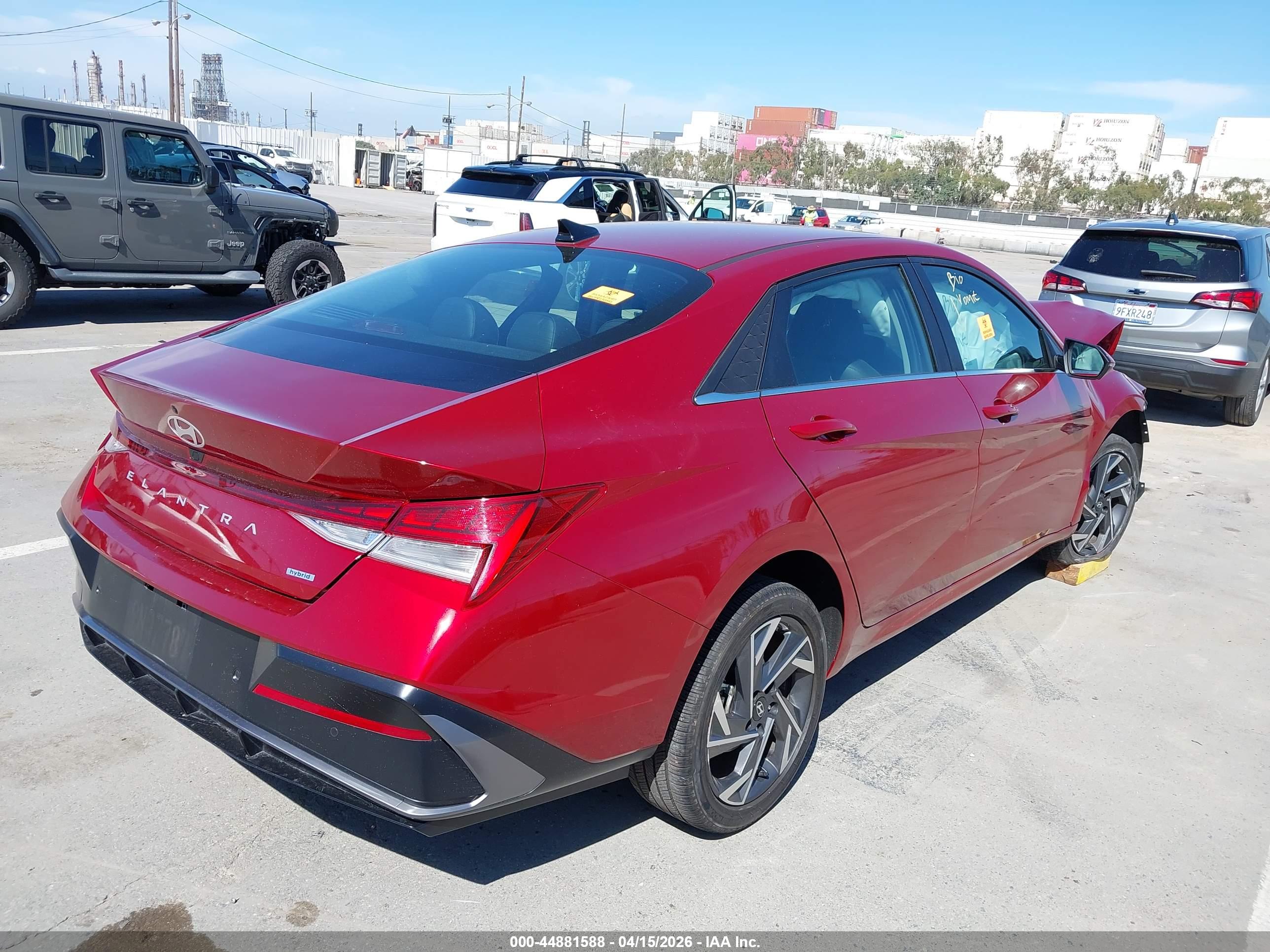 HYUNDAI ELANTRA image 4