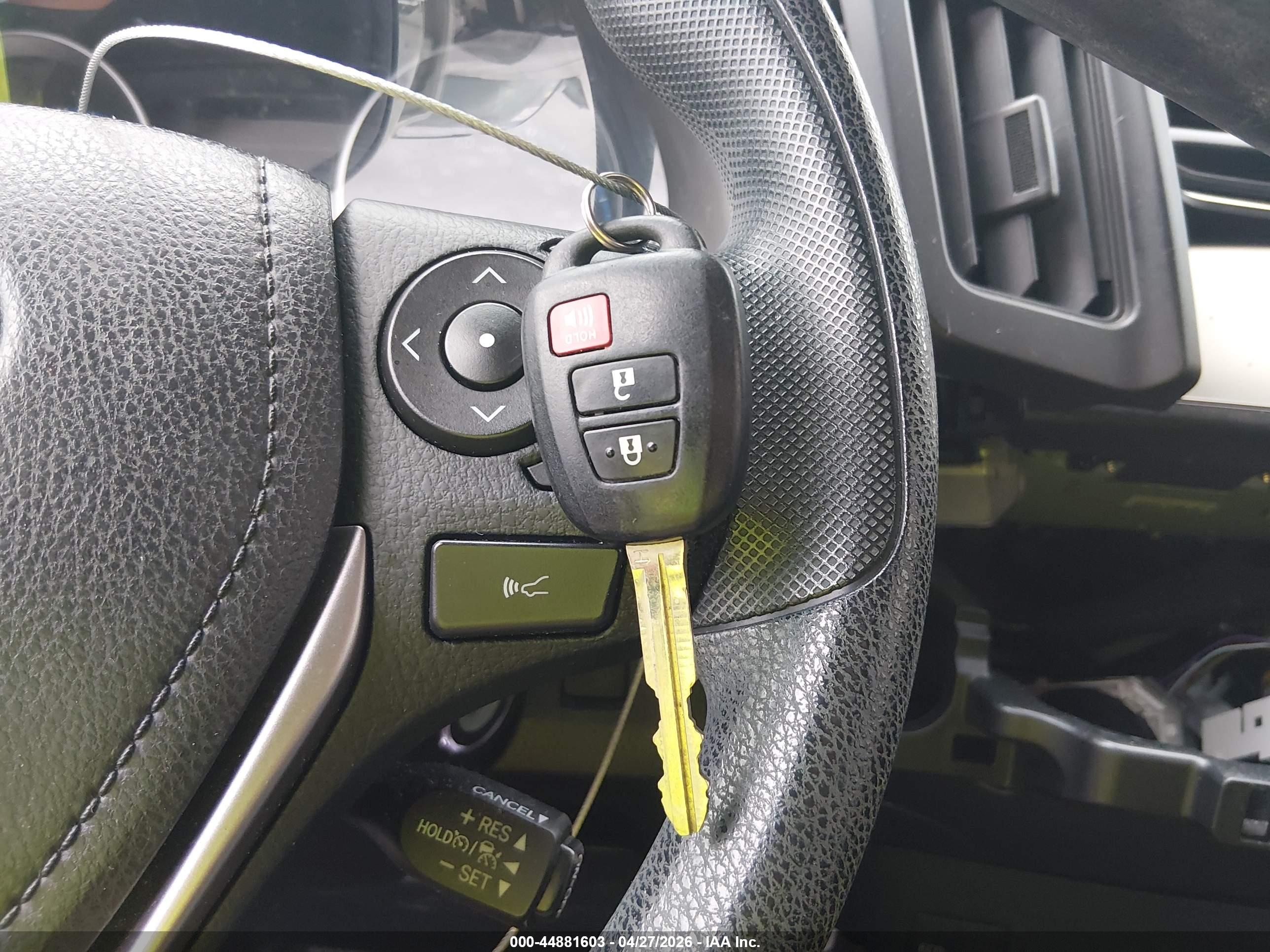 TOYOTA RAV4 image 11