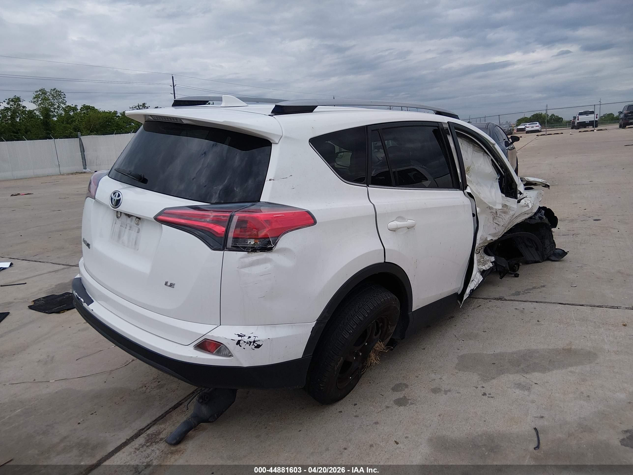 TOYOTA RAV4 image 4