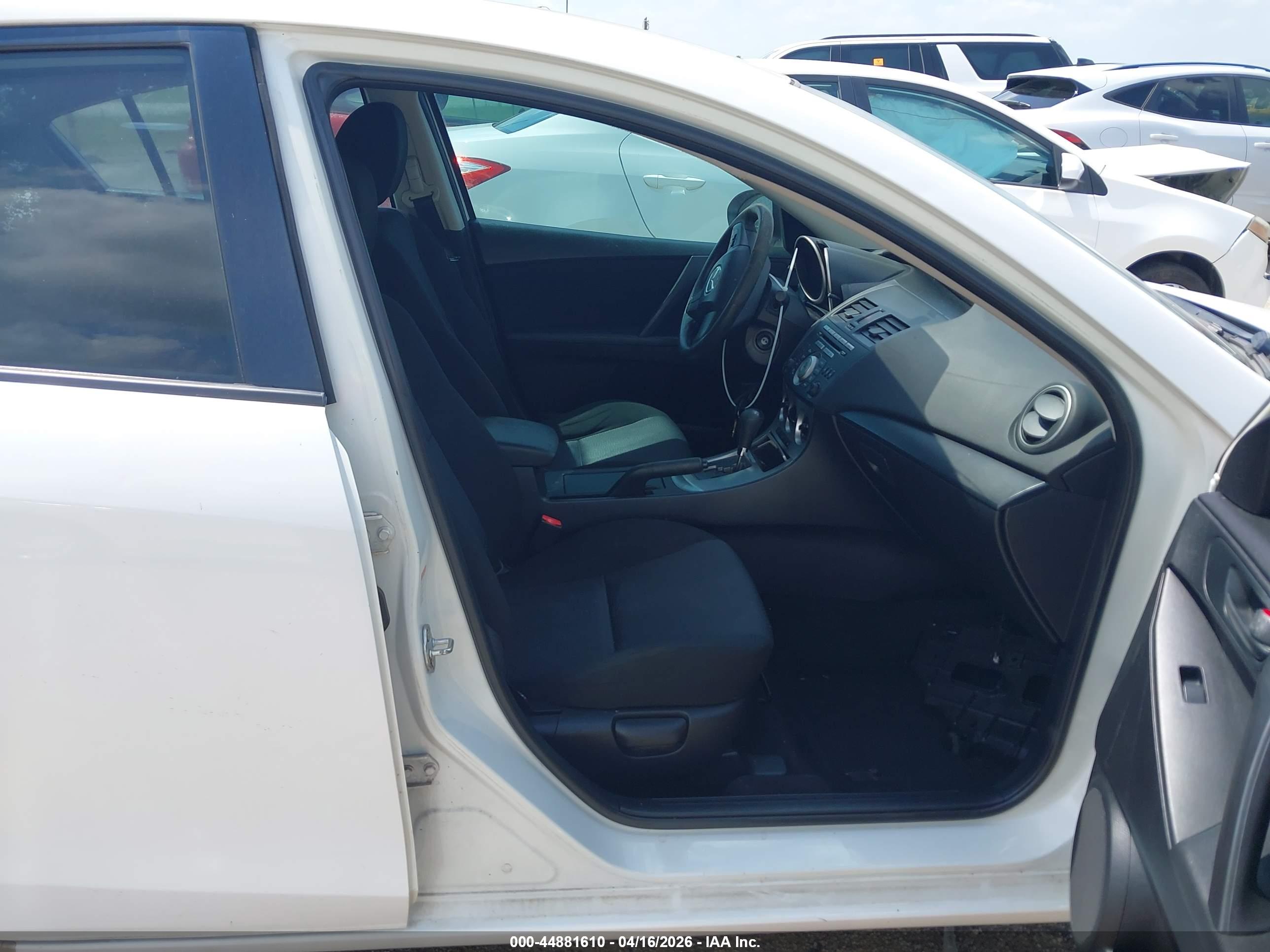 MAZDA MAZDA3 image 5