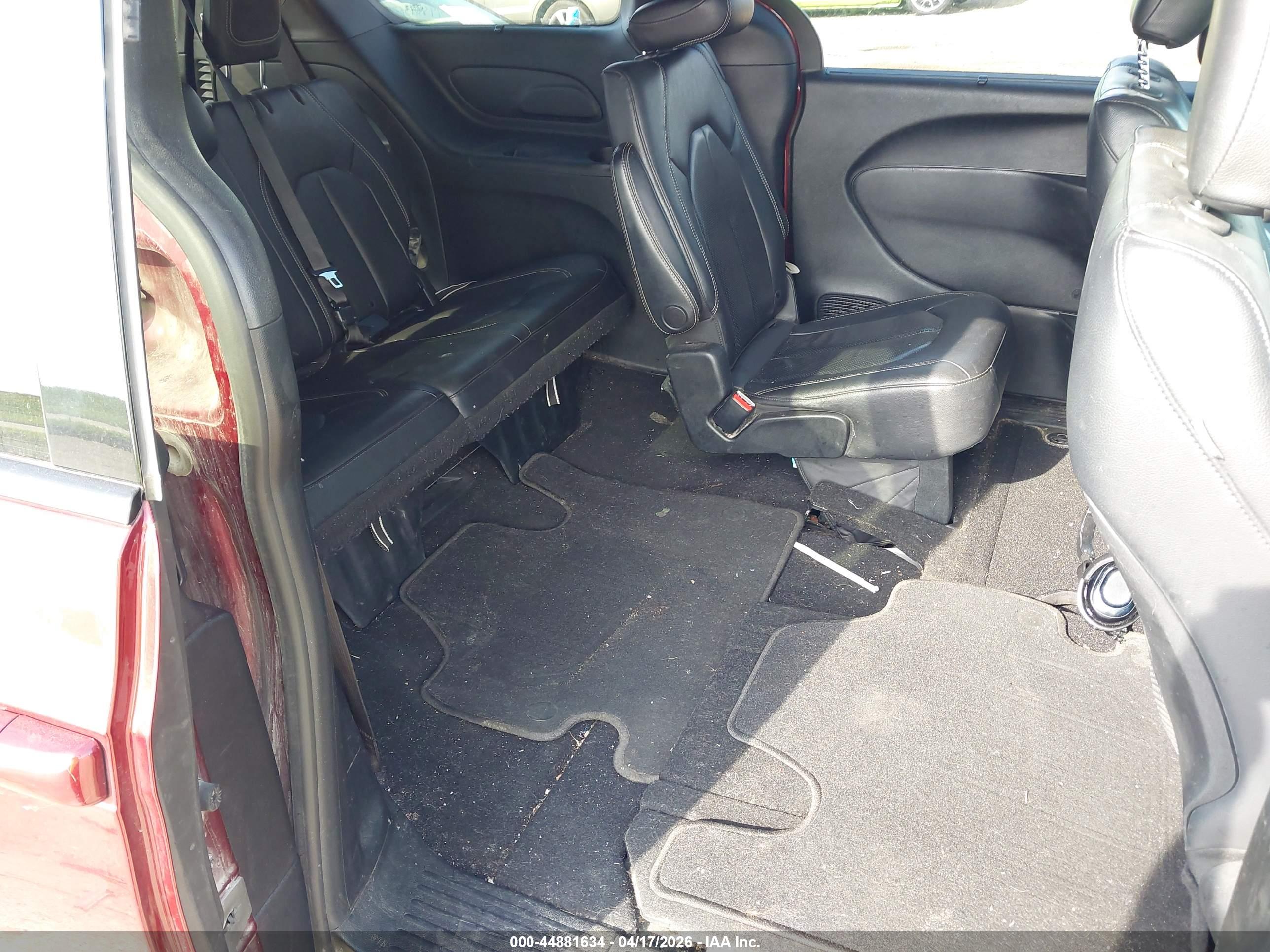 CHRYSLER PACIFICA image 8